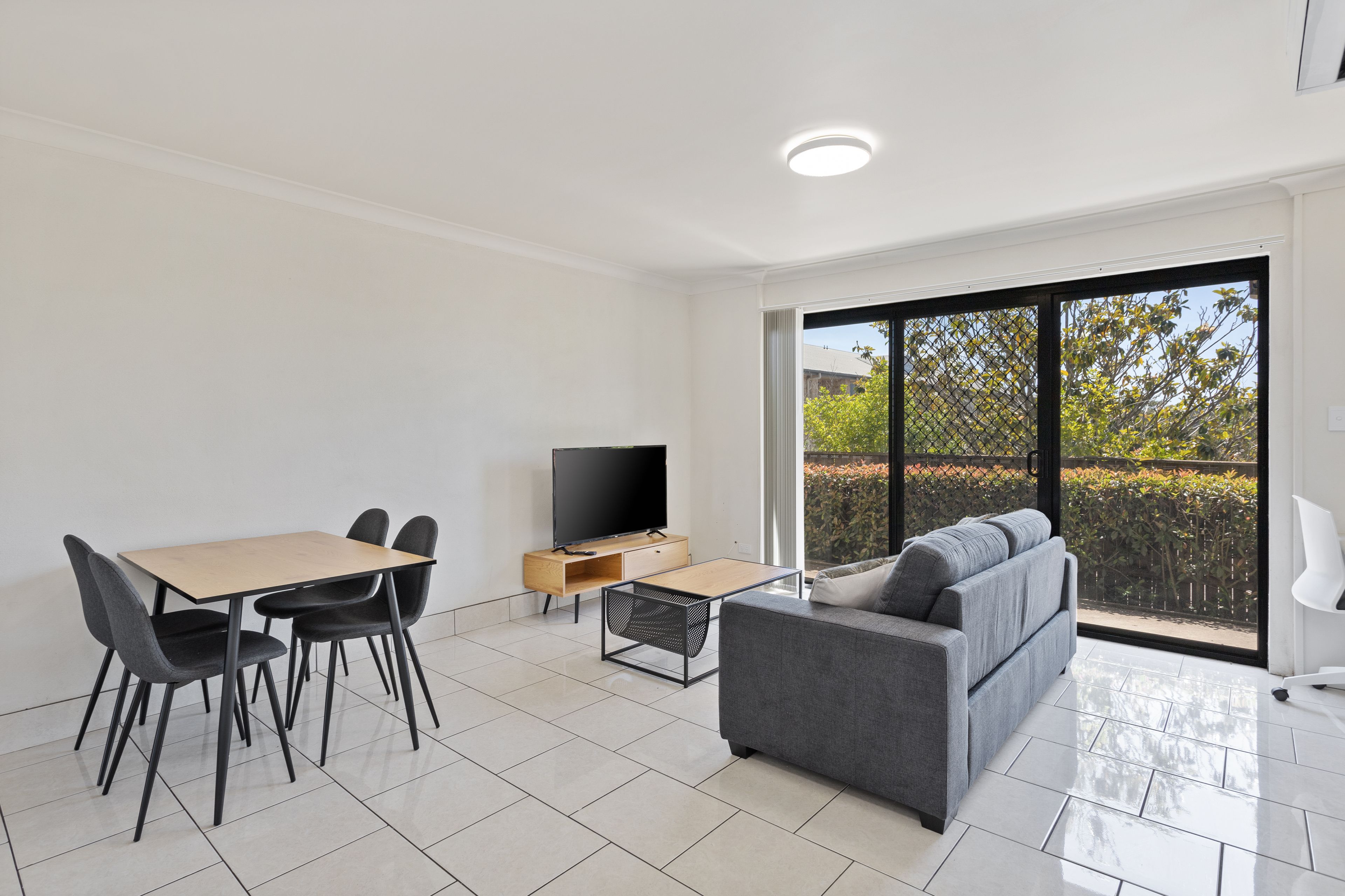 Unit 15/1-3 Uniplaza Court, Kearneys Spring, QLD 4350