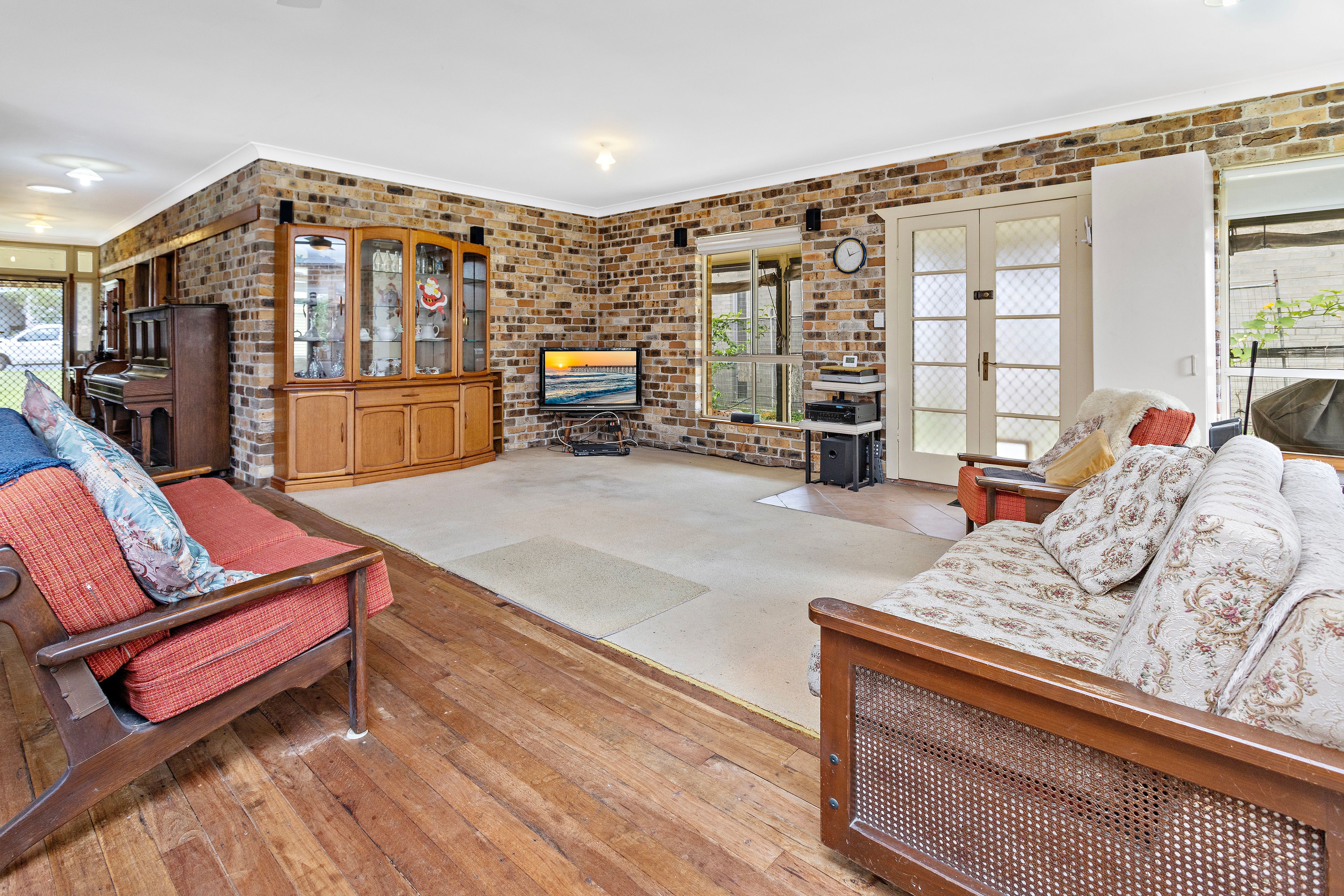 114 Renfrew Road — photo 4 of 16