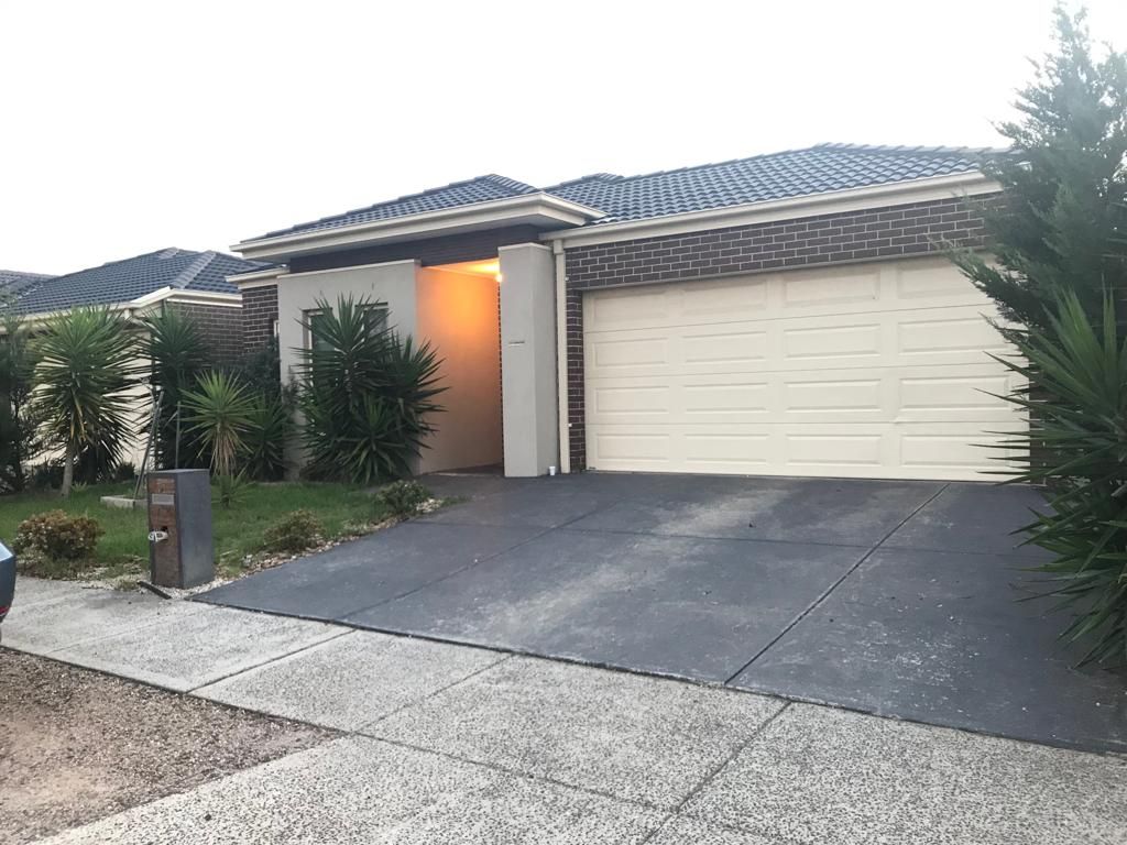 61 Tamborine Avenue, Point Cook, VIC 3030