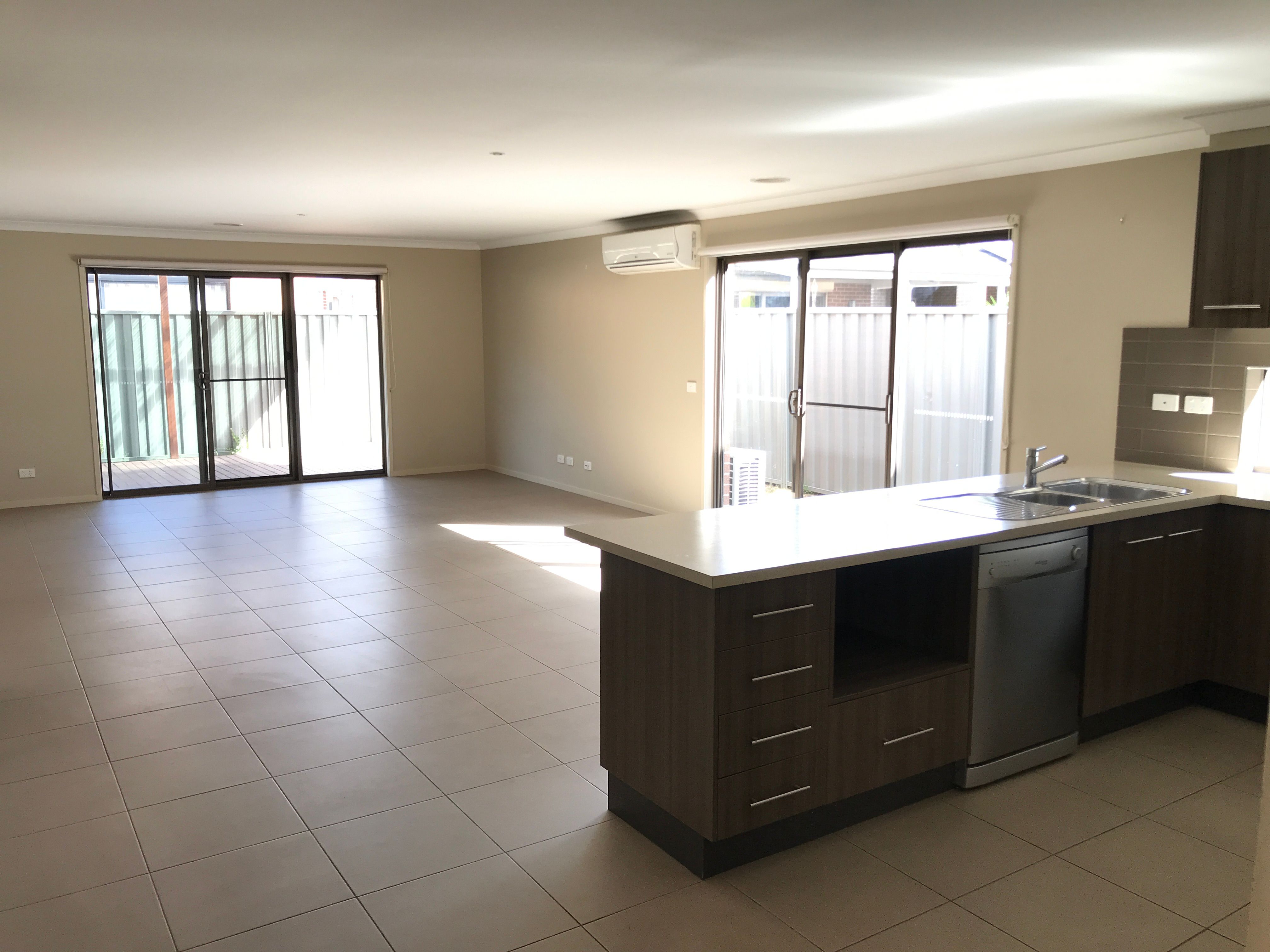 6 Pedigree Grove, Cranbourne East, VIC 3977