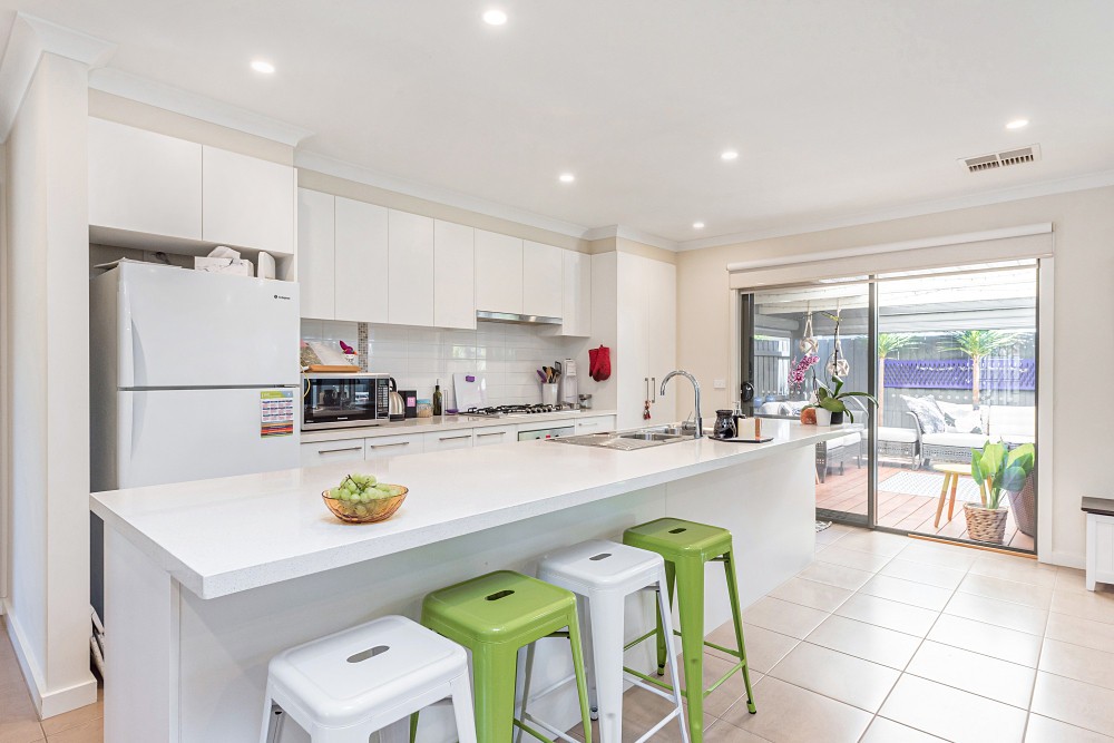 2/76 David Street North, Knoxfield, VIC 3180