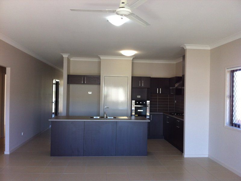 2 Erbin Lane, Augustine Heights, QLD 4300