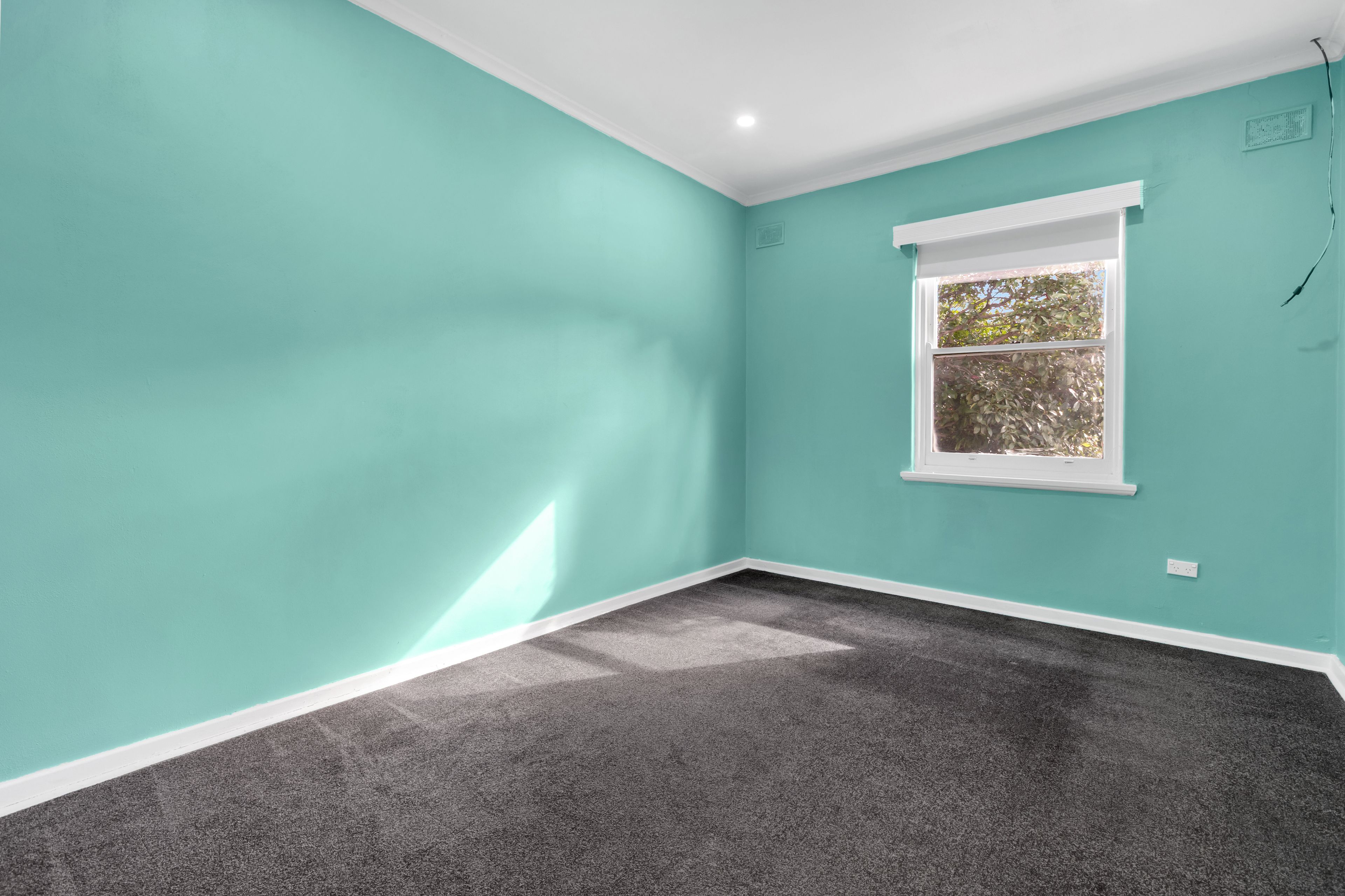 128 Woodford Road — photo 11 of 23