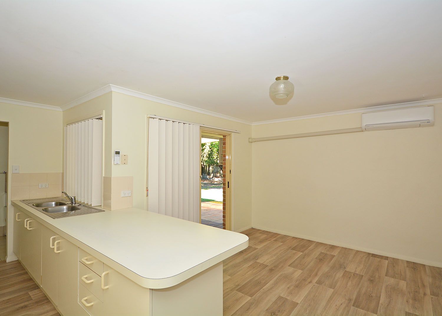 4 Whittaker Close, Urangan, QLD 4655