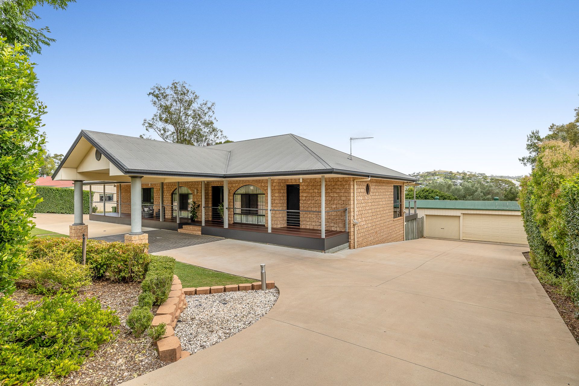 4 Windermere Drive, Hodgson Vale, QLD 4352