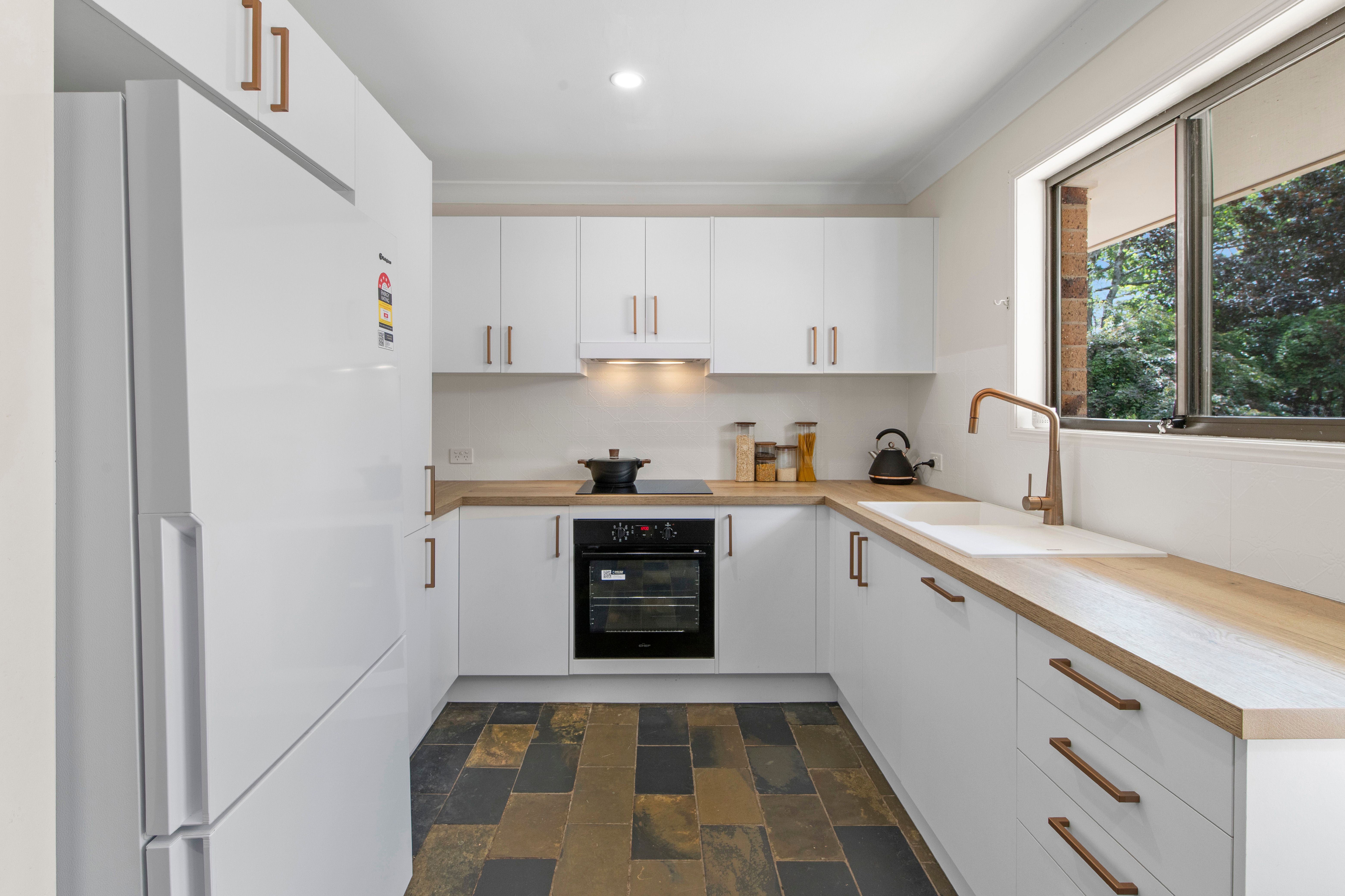 35-37 Macdonnell Road — photo 5 of 19