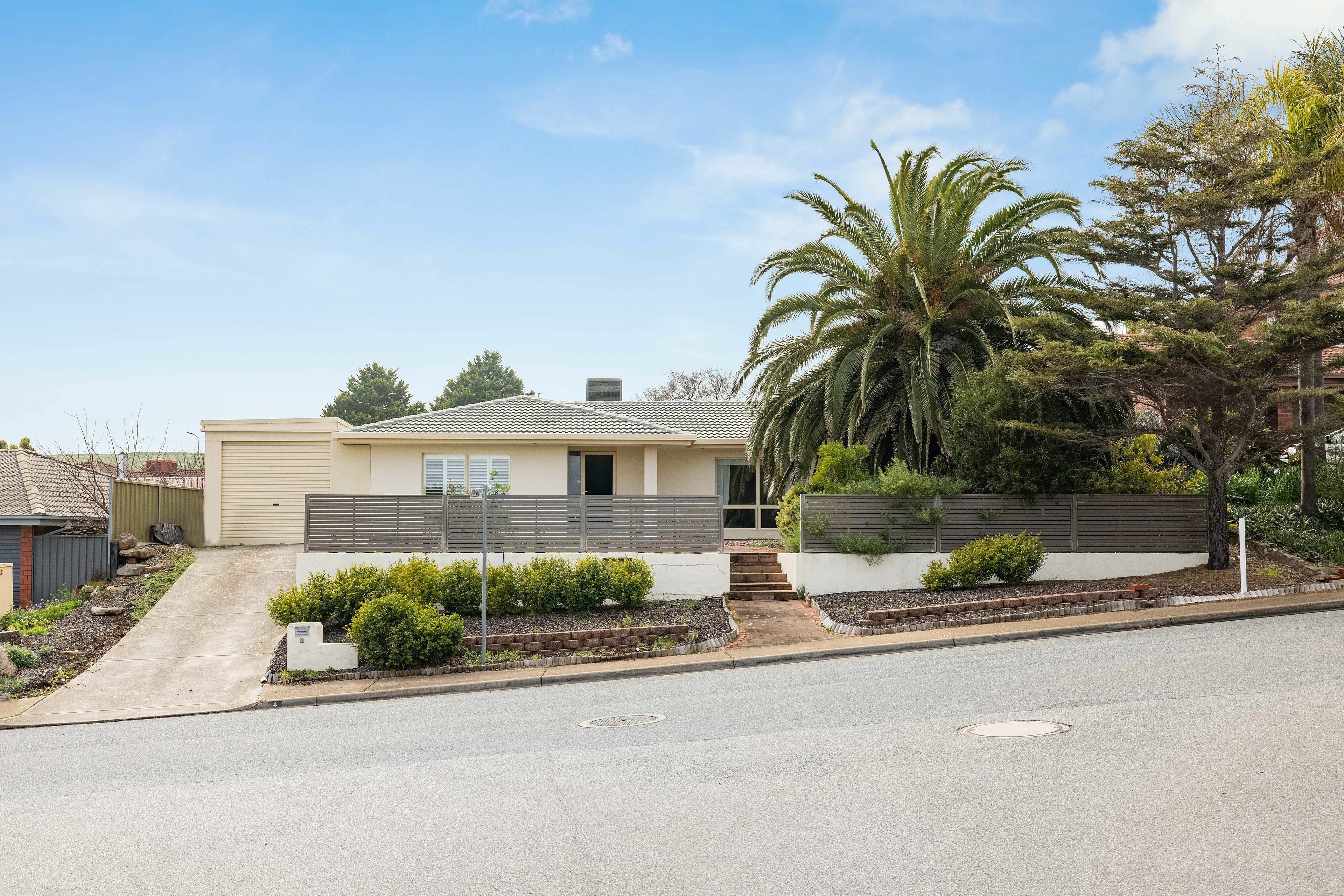 4 Fairhill Street, Hallett Cove SA 5158