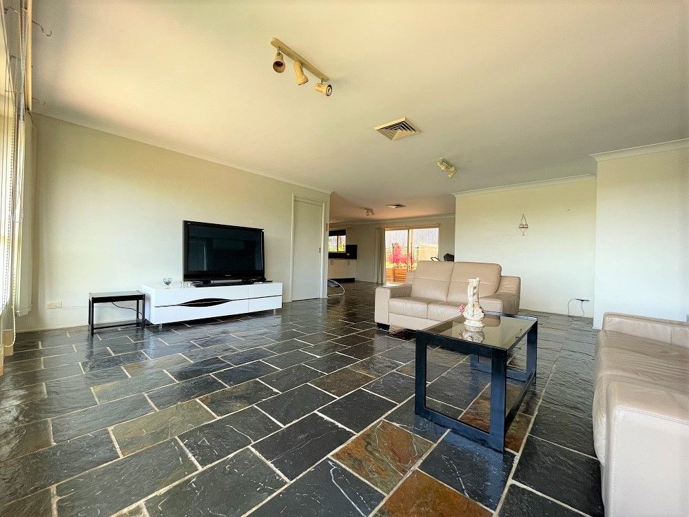 7 Bishopscourt Place, Glen Alpine, NSW 2560