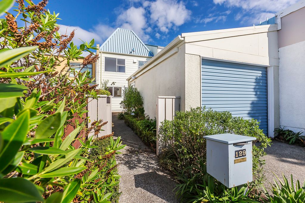 129 Akaroa Drive, Maupuia, Wellington City