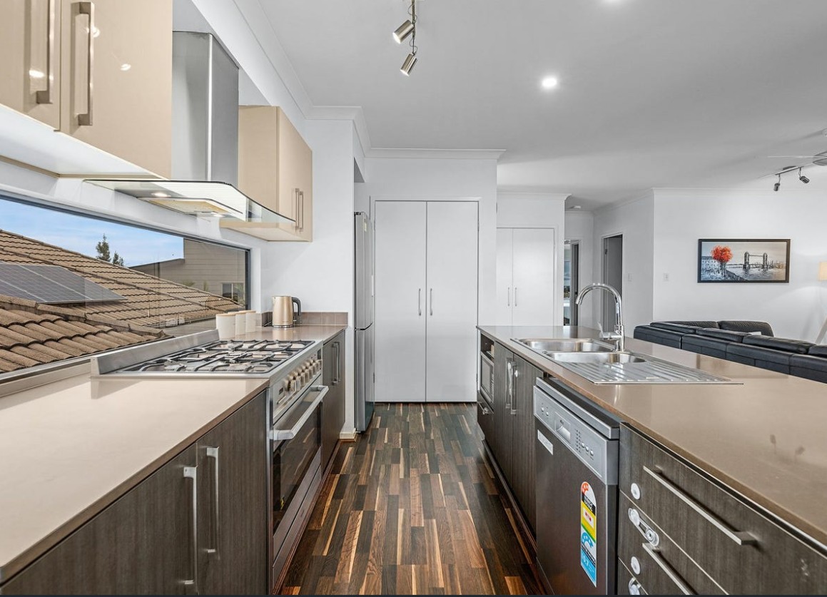 23 Hookes Terrace, Springfield Lakes, QLD 4300