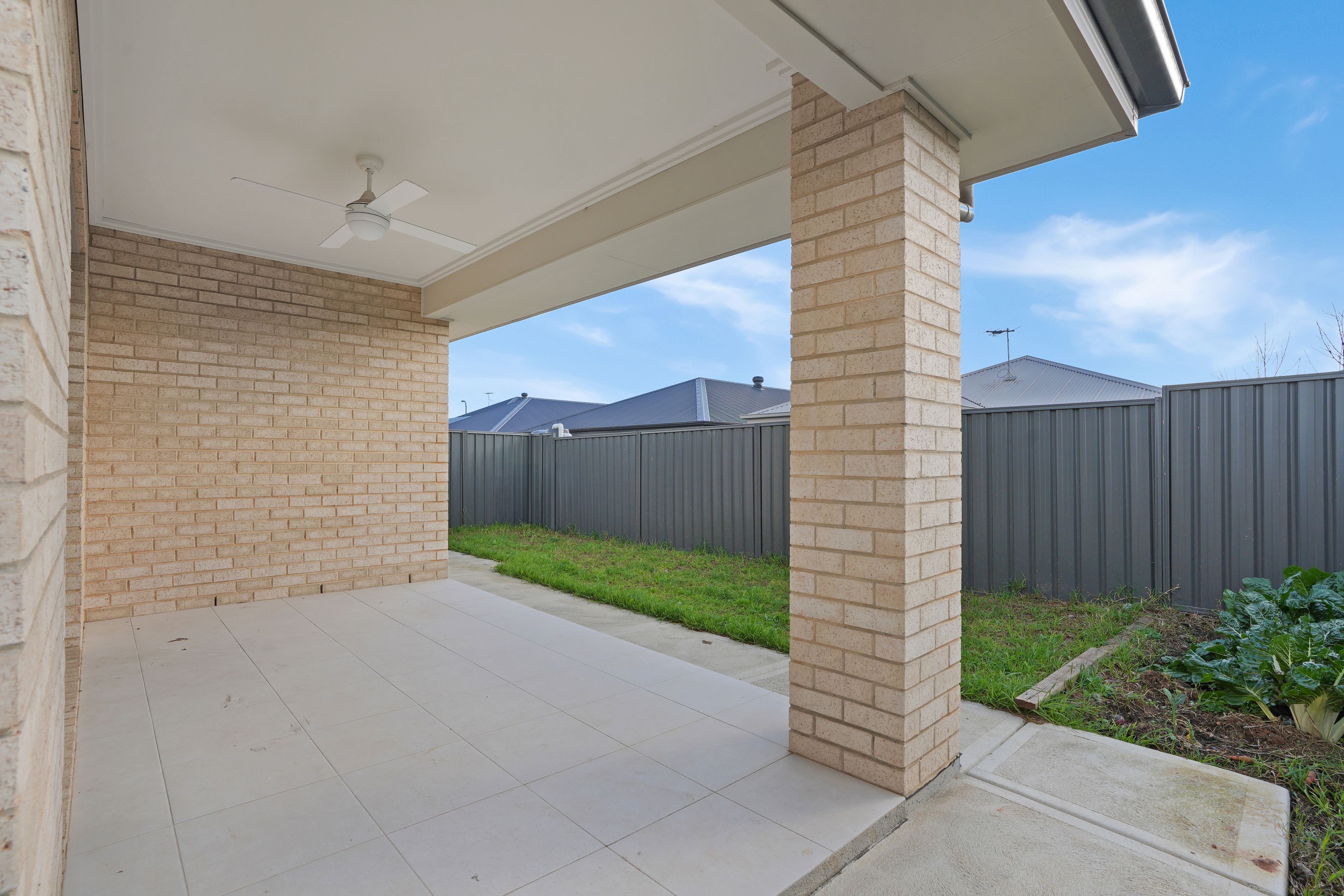 77 Correa Street — photo 11 of 12