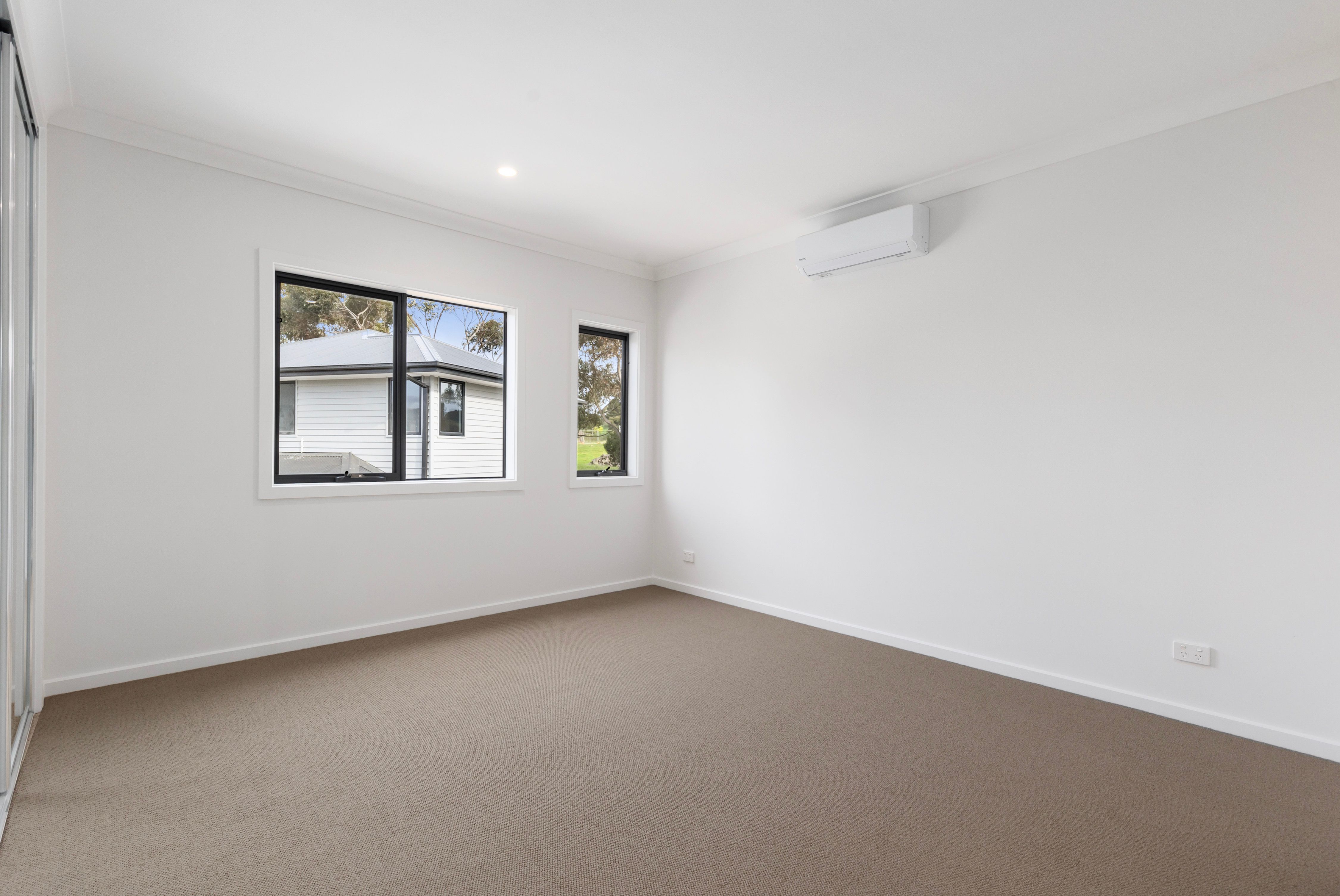 26 Retreat Crescent — photo 5 of 19
