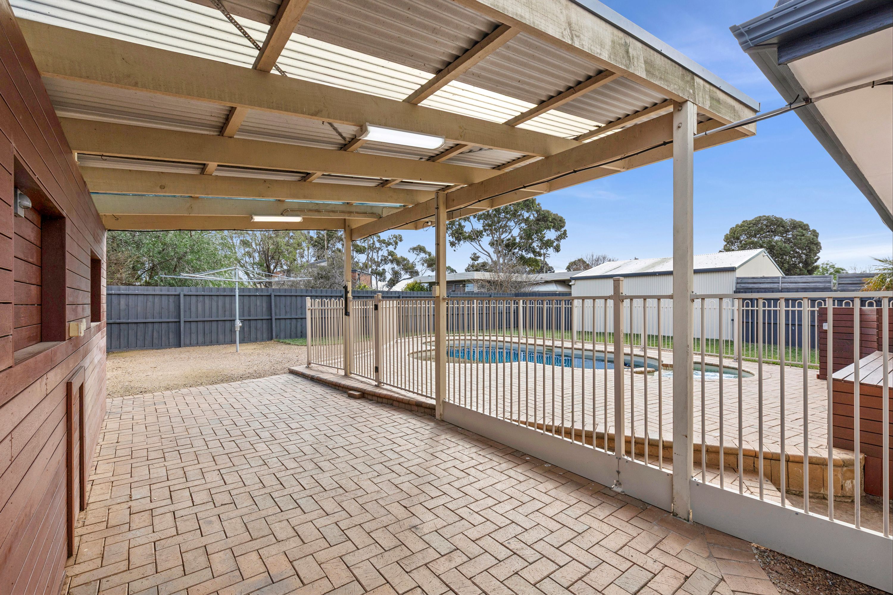 9 Patullos Road — photo 11 of 16