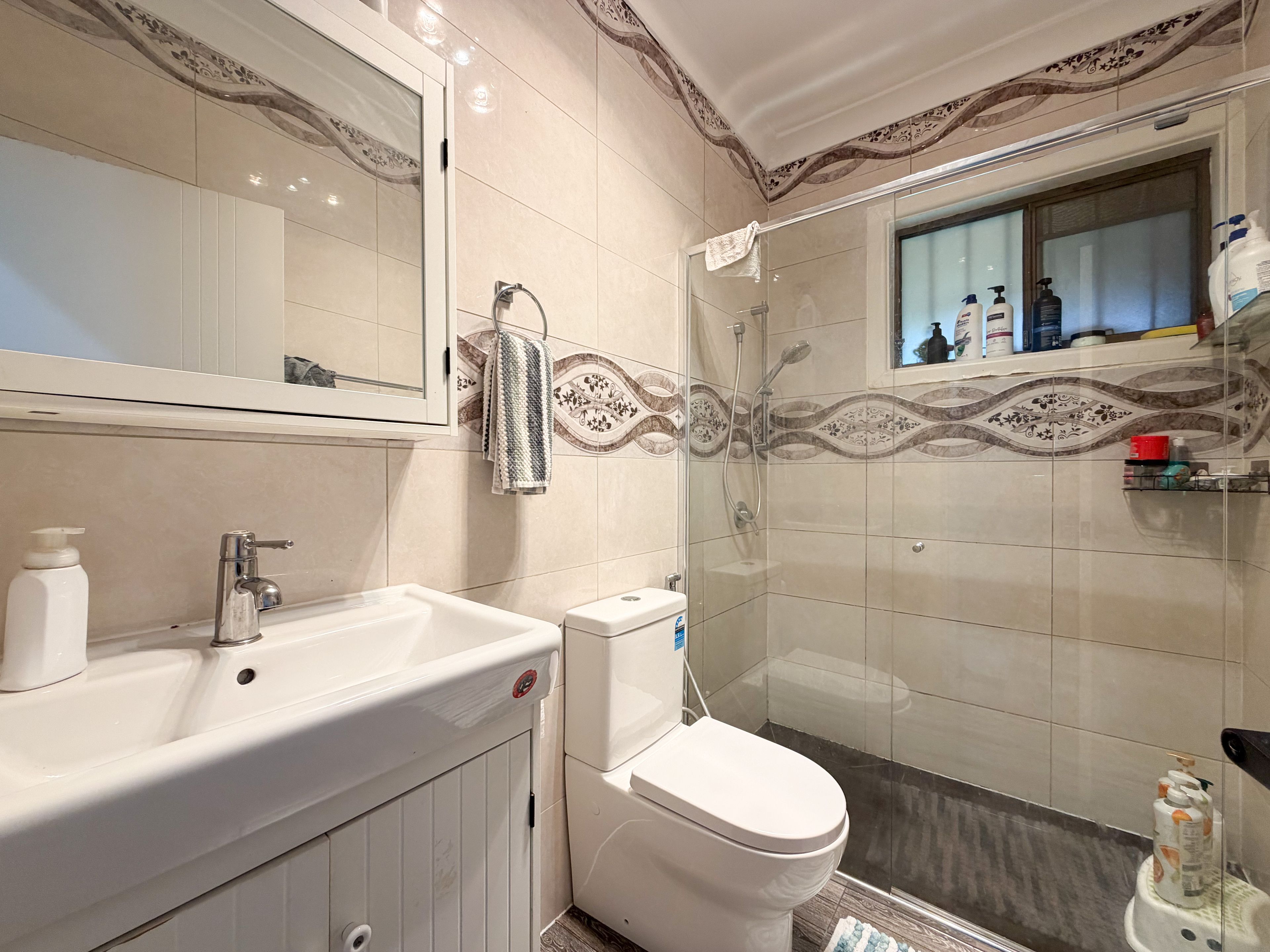 8 Dan Crescent, Colyton, NSW