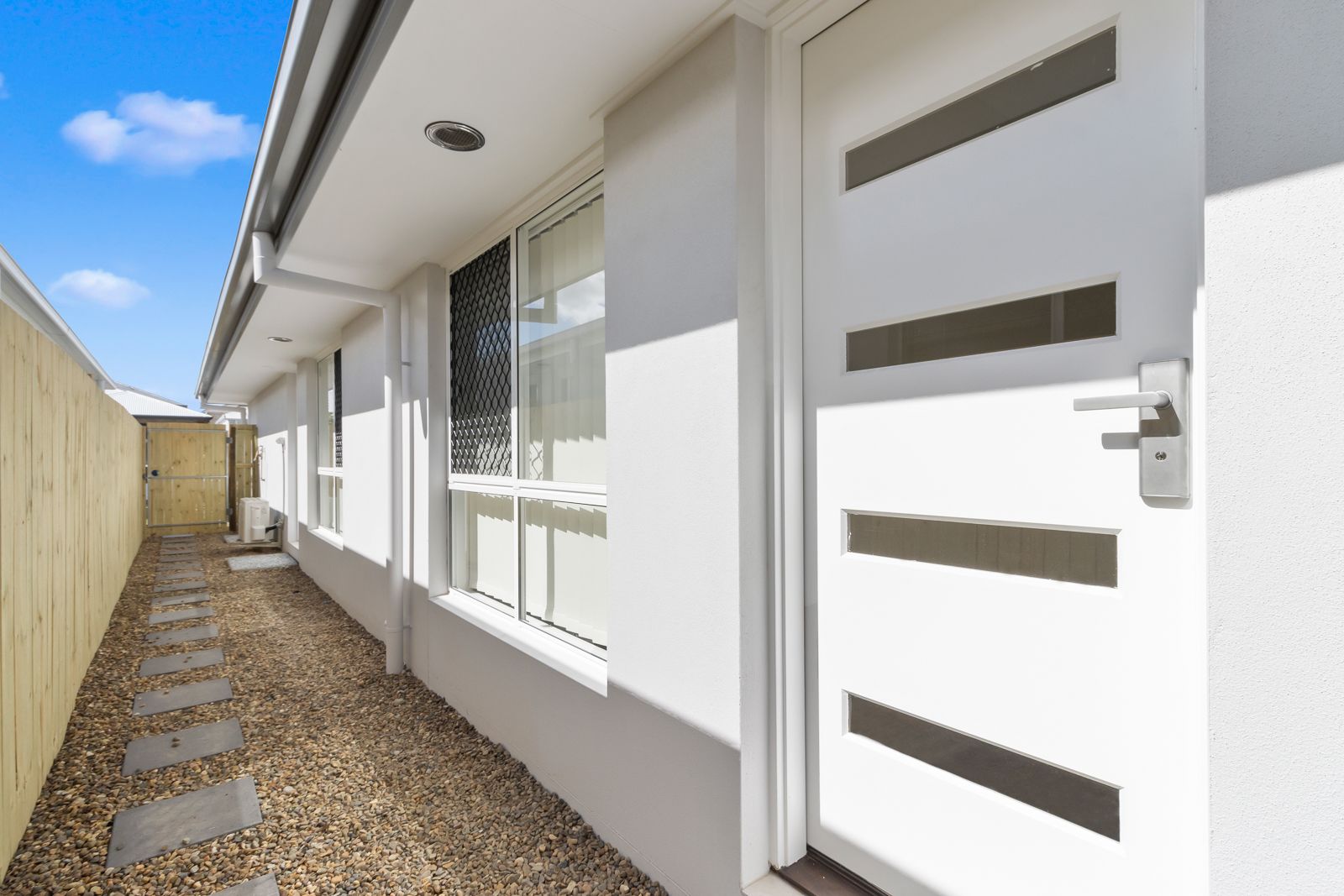 2/27 Randwick Avenue, Logan Reserve, QLD 4133