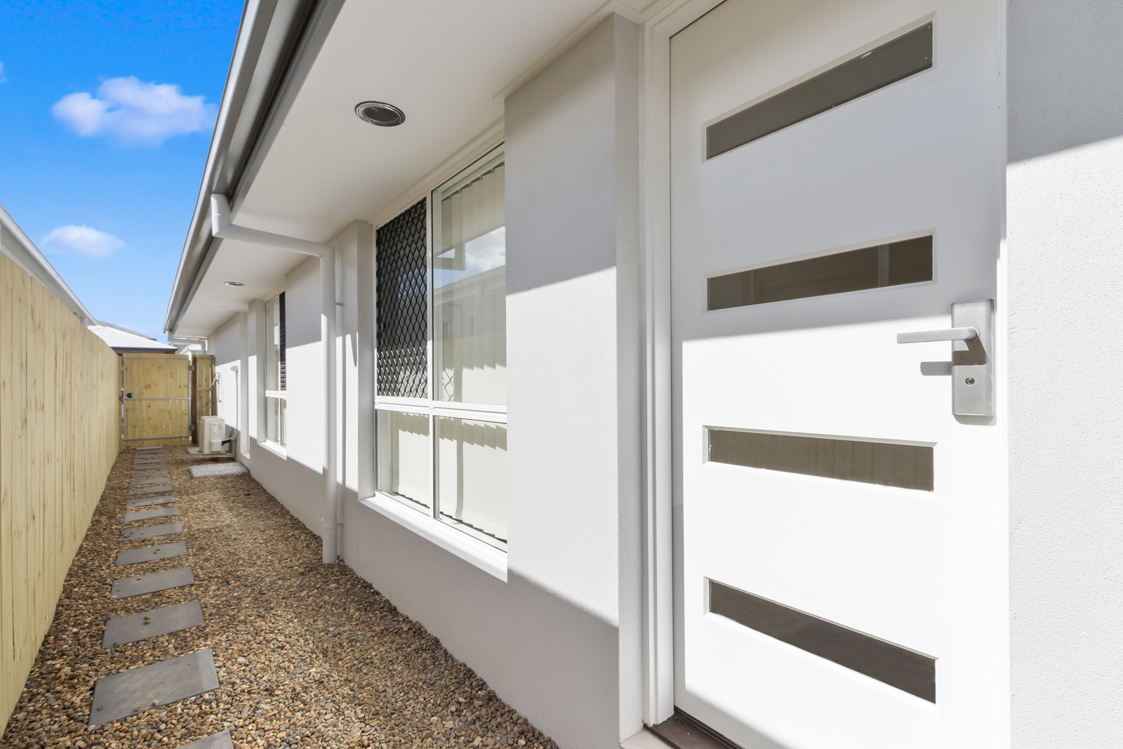 2/27 Randwick Avenue, Logan Reserve, QLD 4133