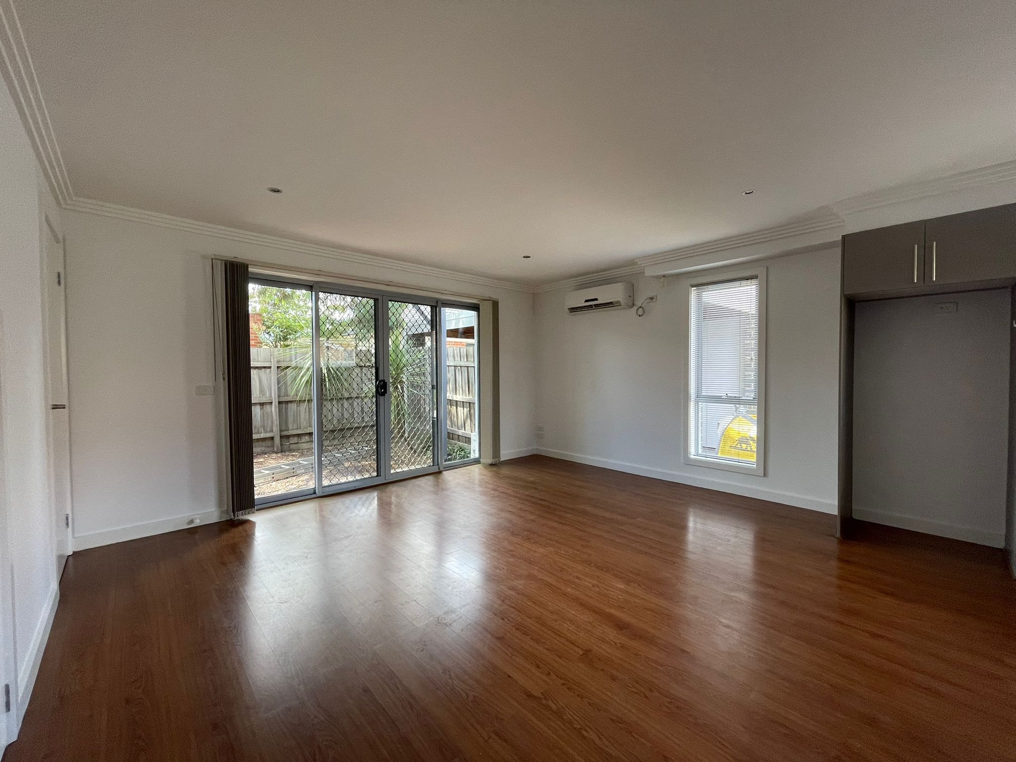 2/154 St Vigeons Road, Reservoir, VIC 3073