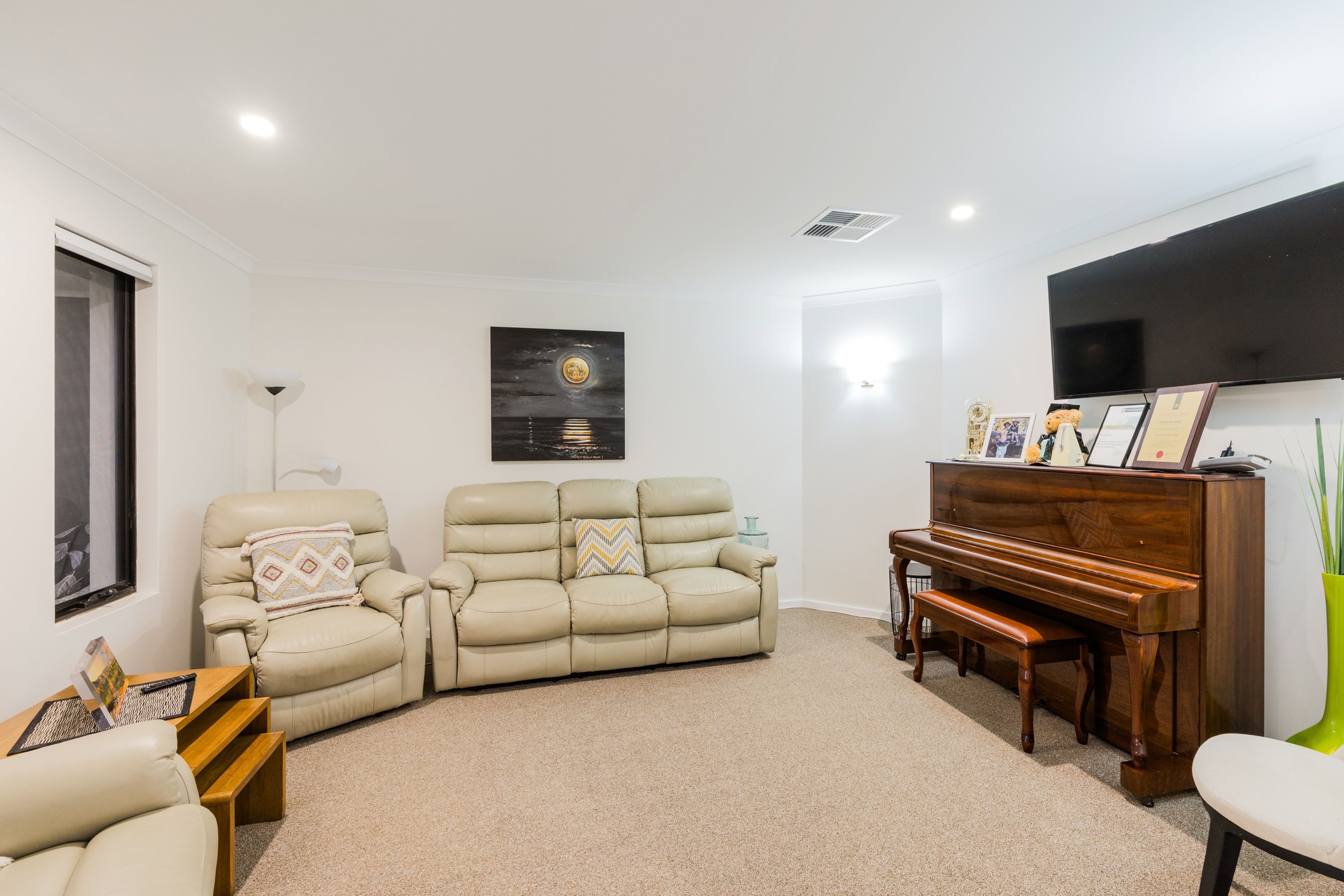 18 Hoffman Way — photo 4 of 26