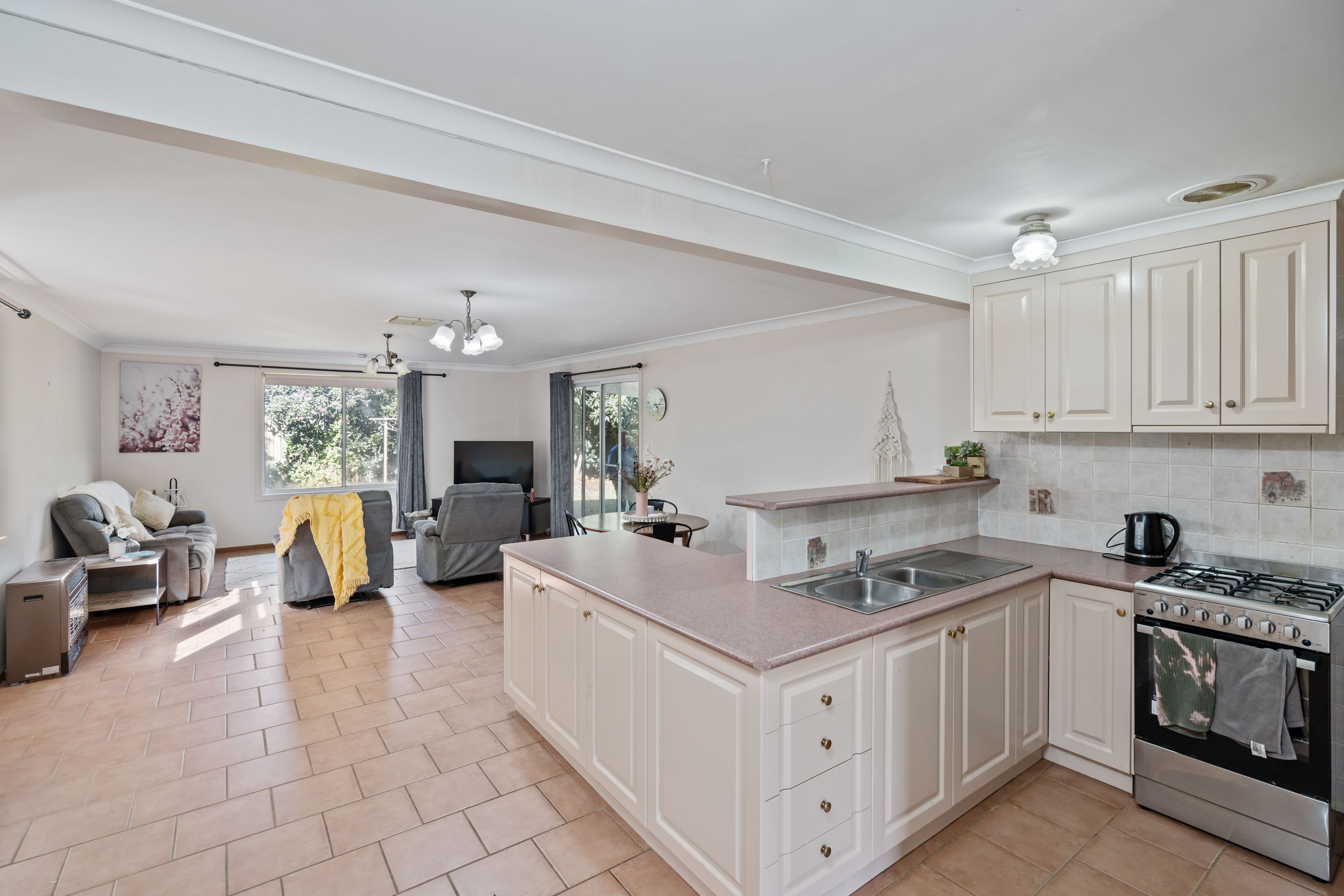 50 Jack Avenue, Mount Austin, NSW 2650