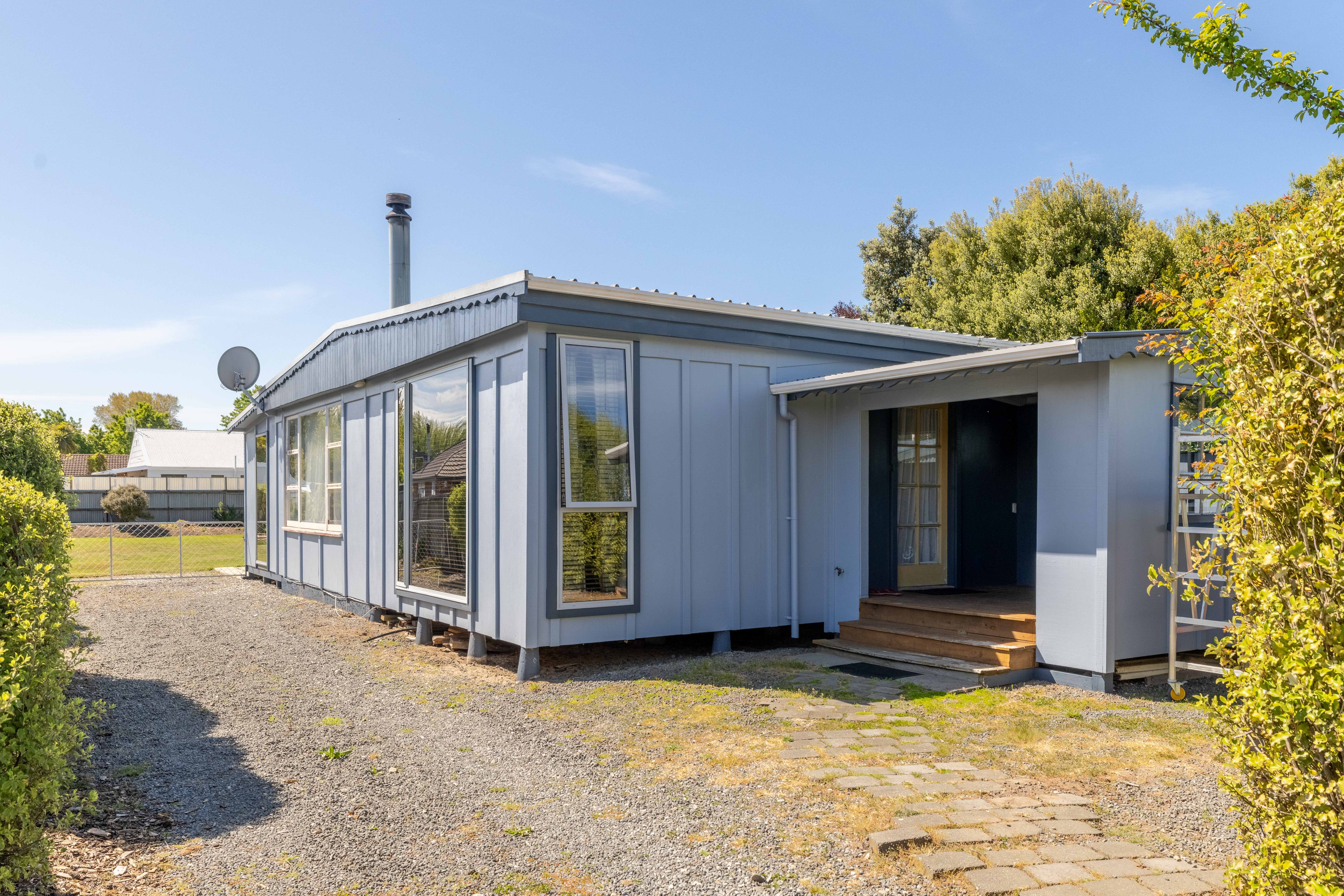 40 Queens Avenue, Waikuku Beach, Waimakariri District 7402 House for