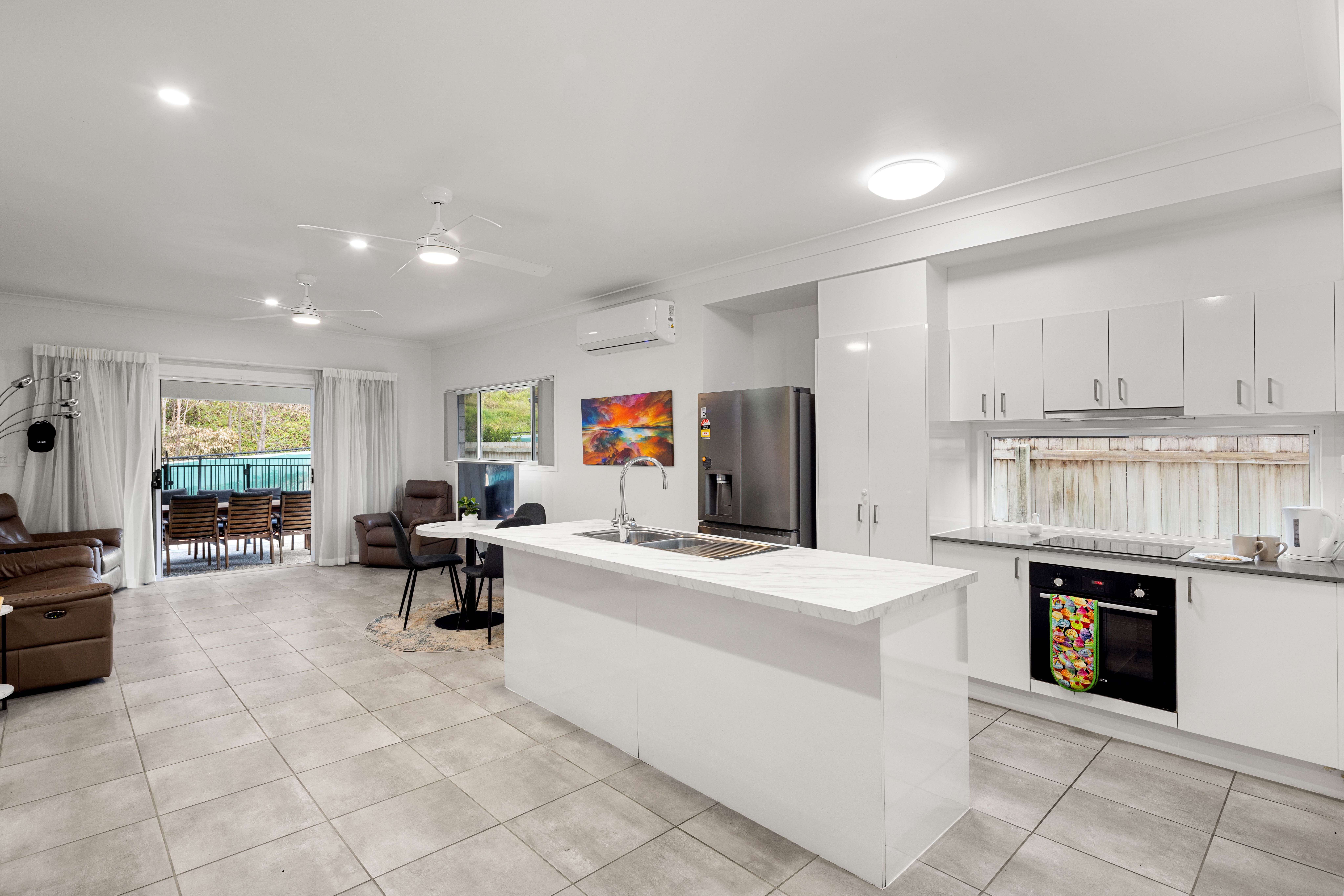 27 Maurie Pears Crescent — photo 3 of 30