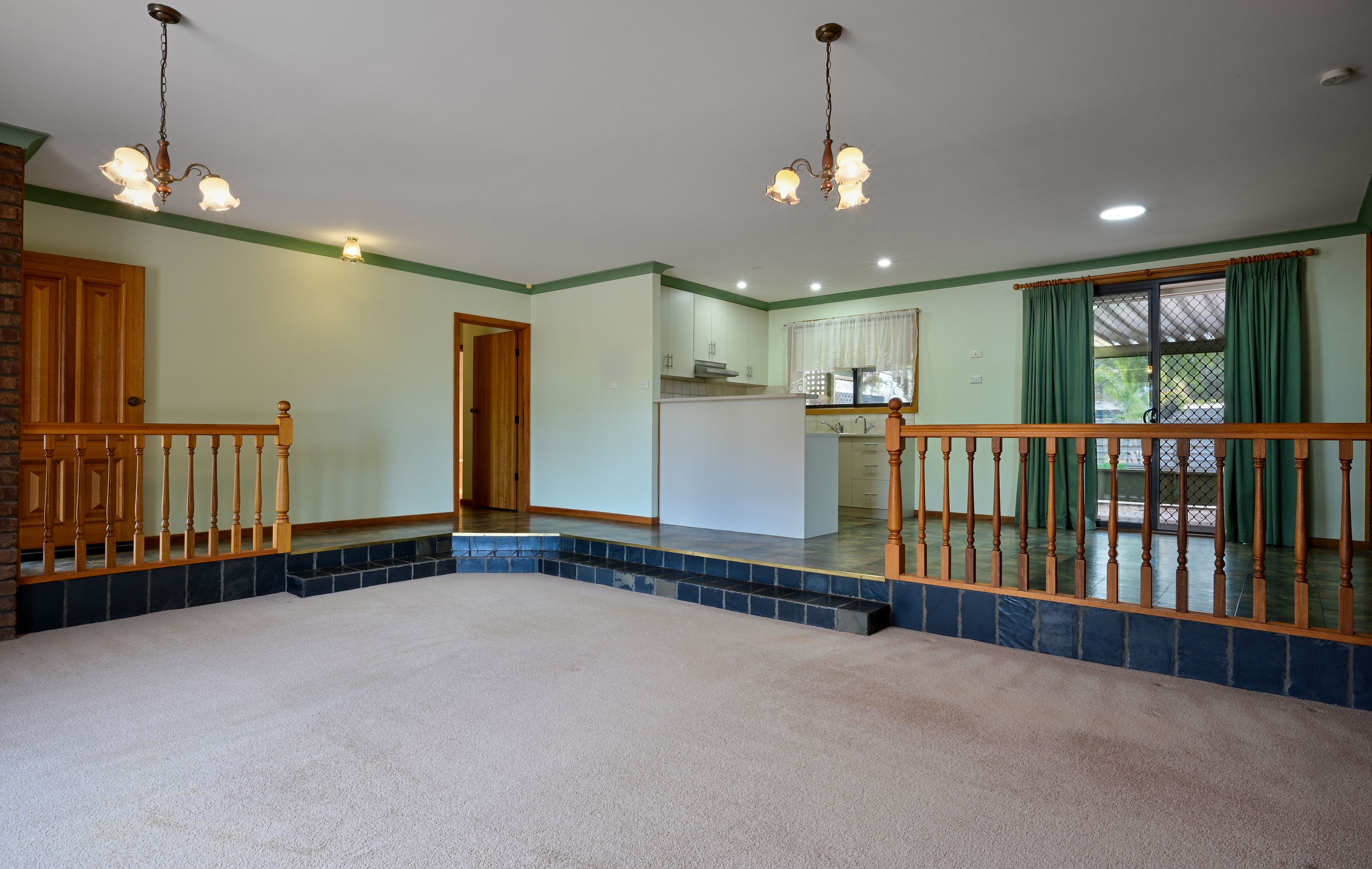 17 Mckerlie Street — photo 5 of 20