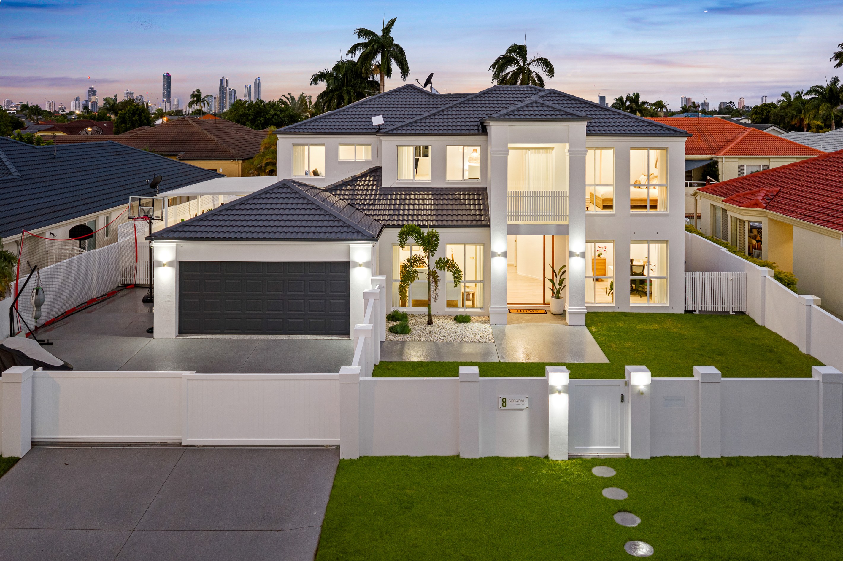 8 Deborah Avenue, Benowa Waters, QLD 4217