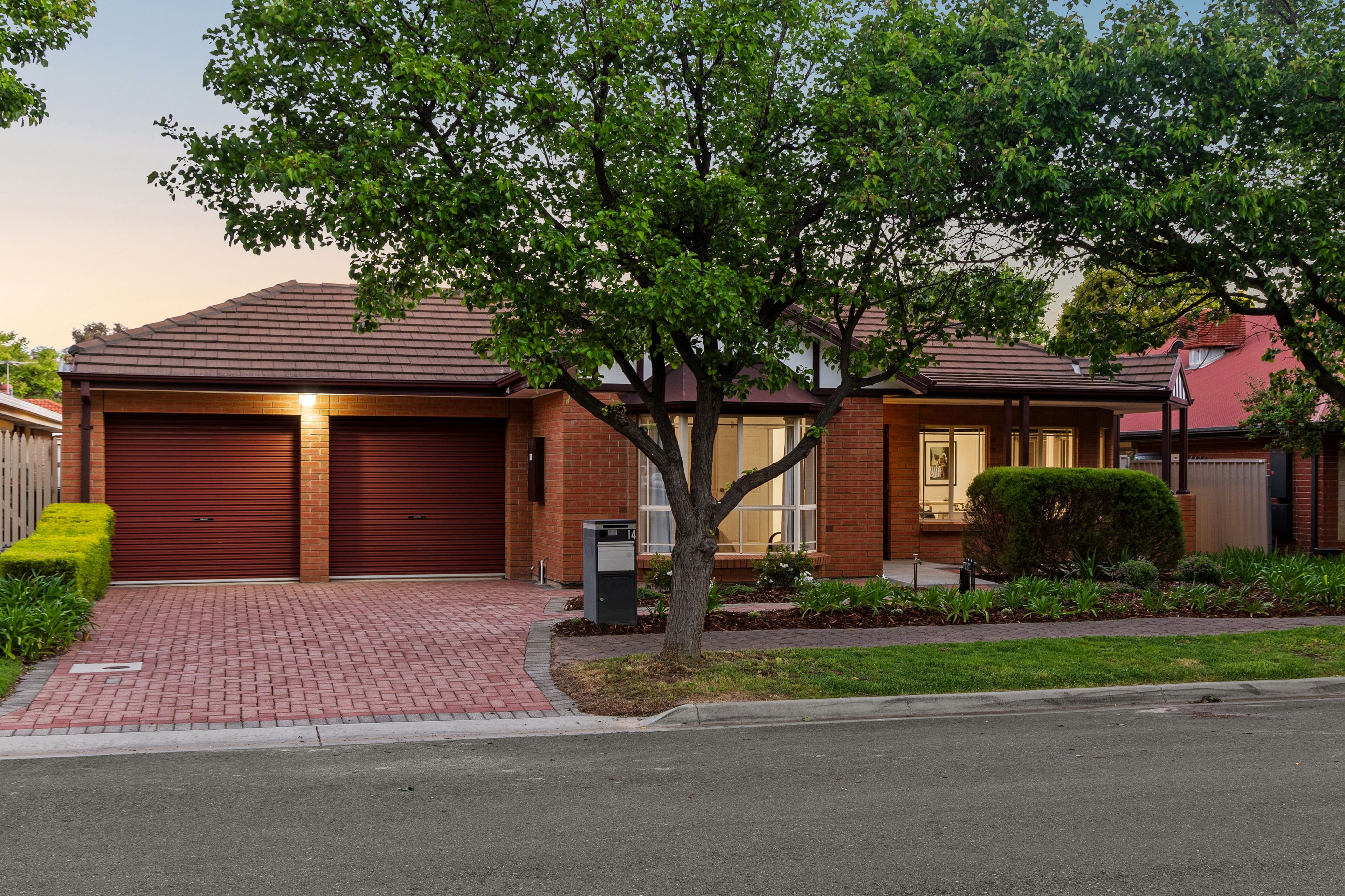 14 Oakdale Drive — photo 2 of 23