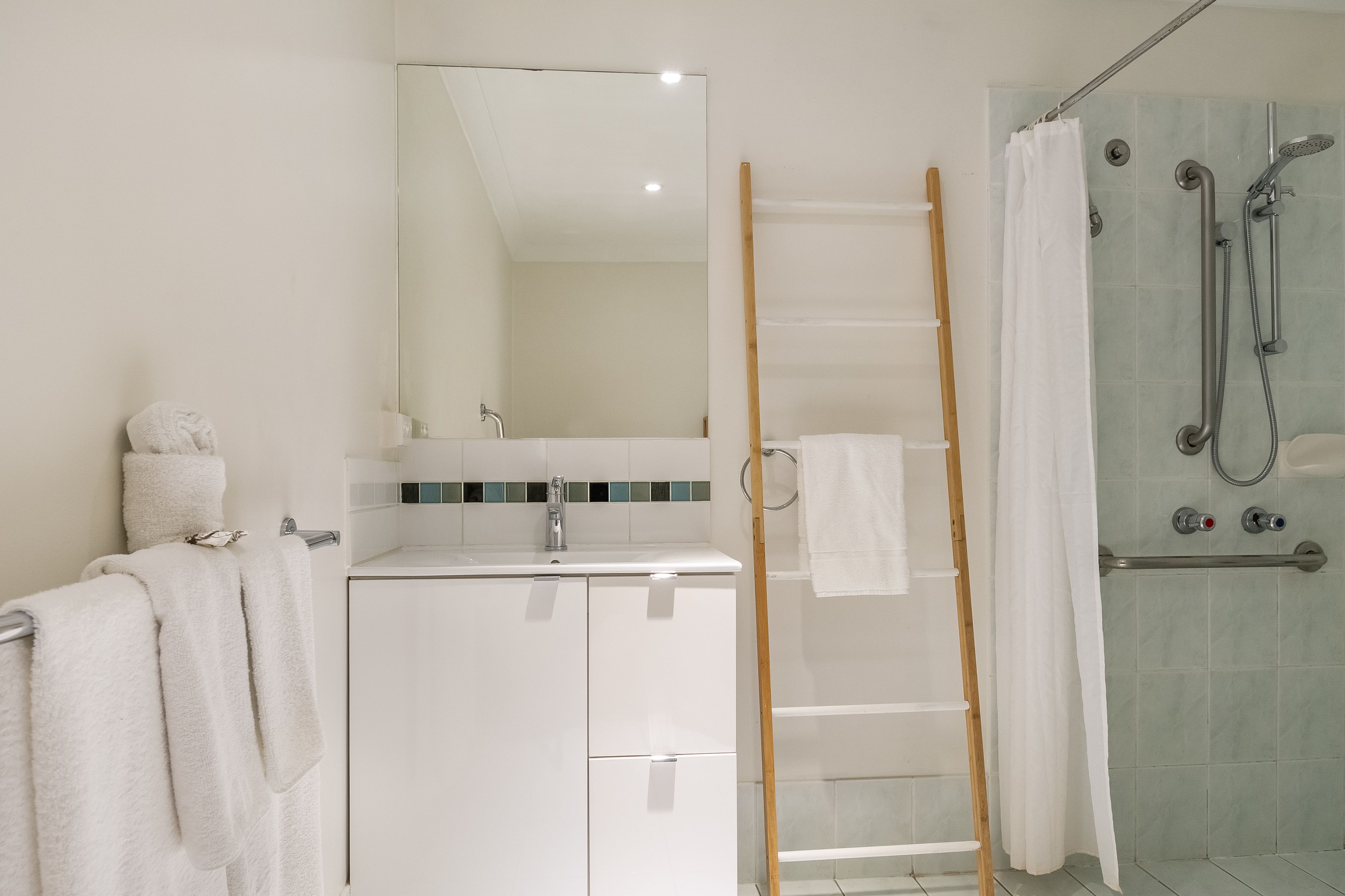 16/5-7 Byron Street — photo 7 of 17