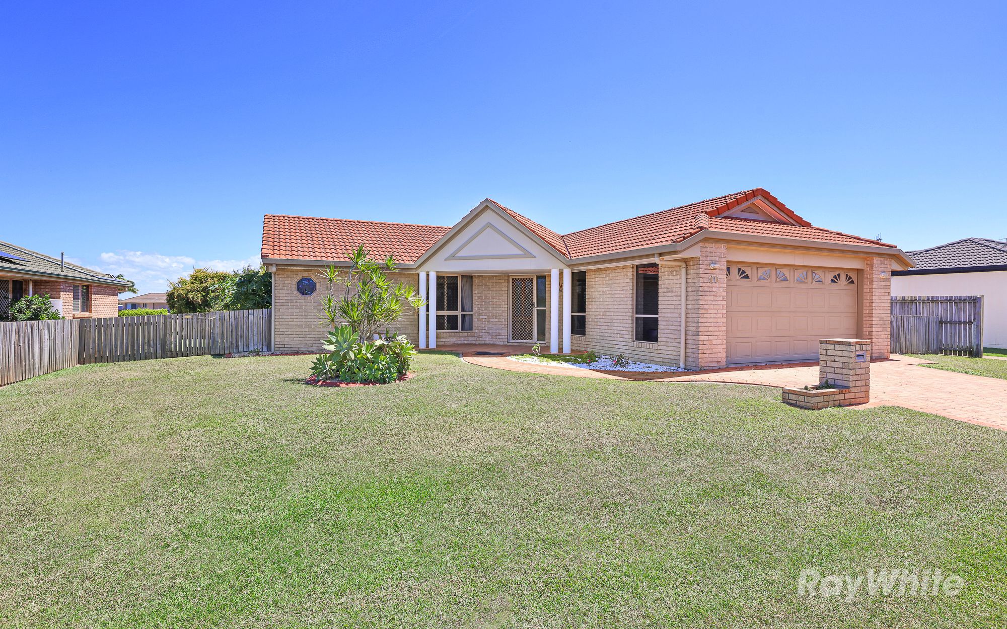11 Belmonte Drive, Coral Cove, QLD 4670