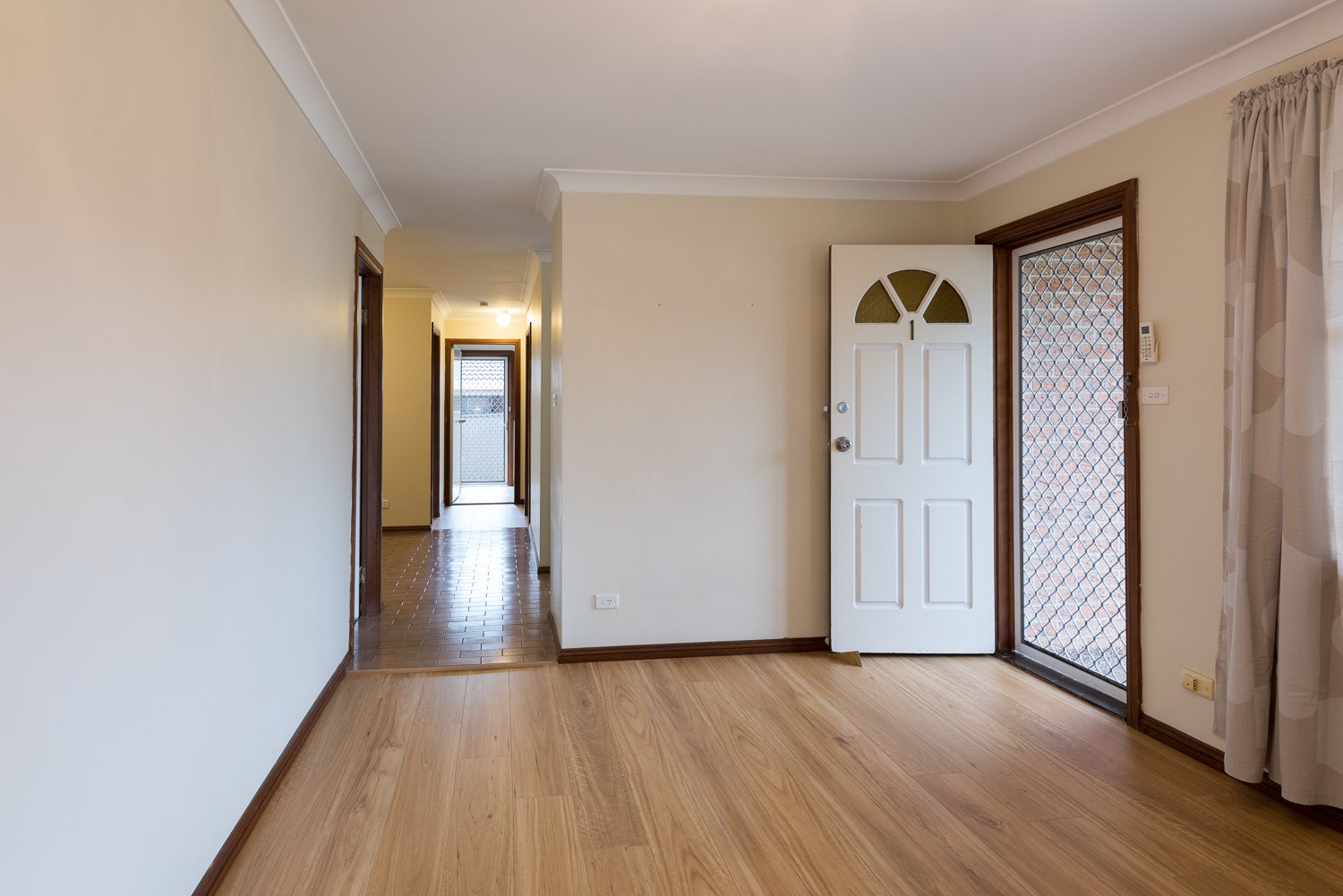 1/4 Bensley Road, Macquarie Fields, NSW 2564