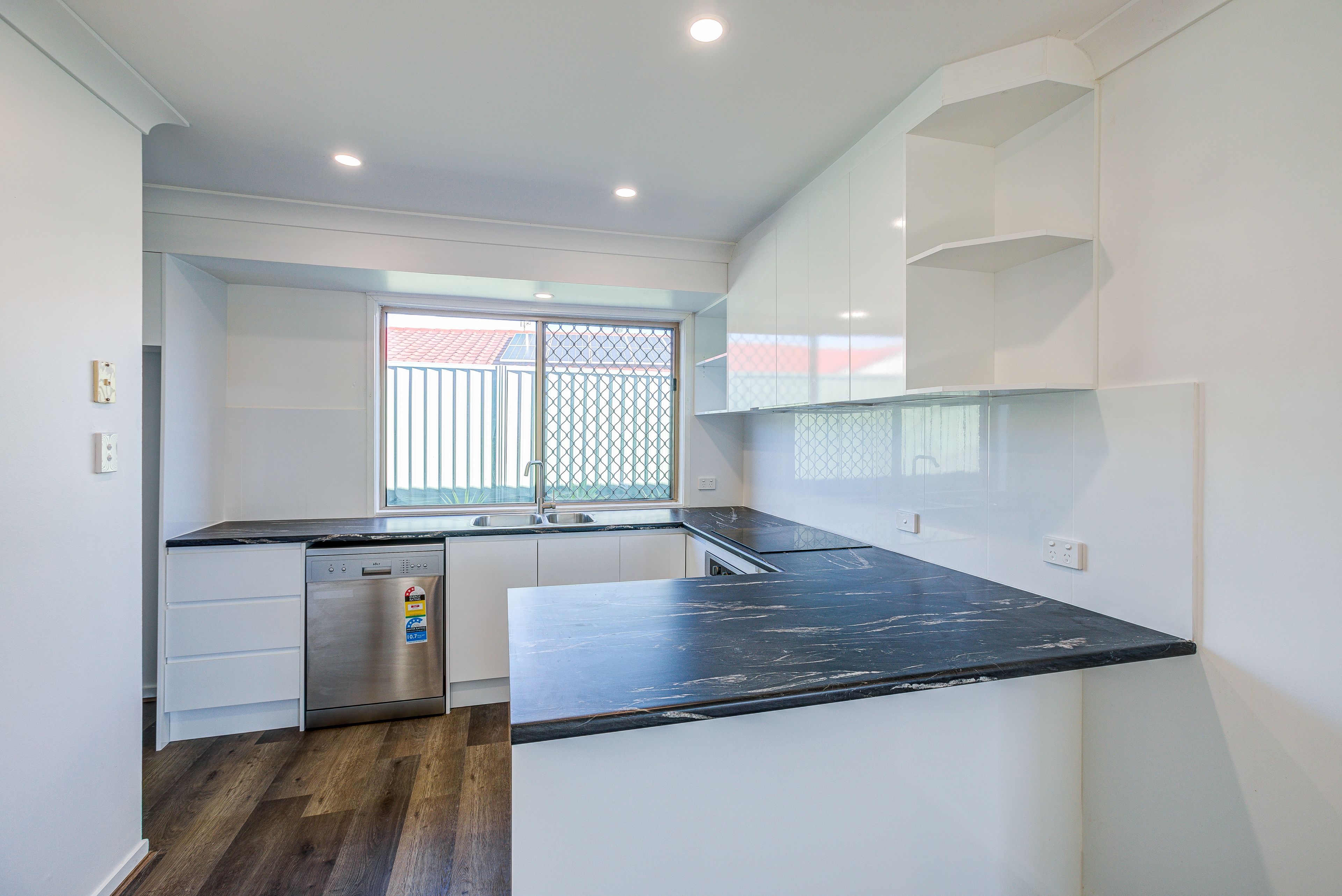 1/9 Nina Parade, Arundel, QLD 4214