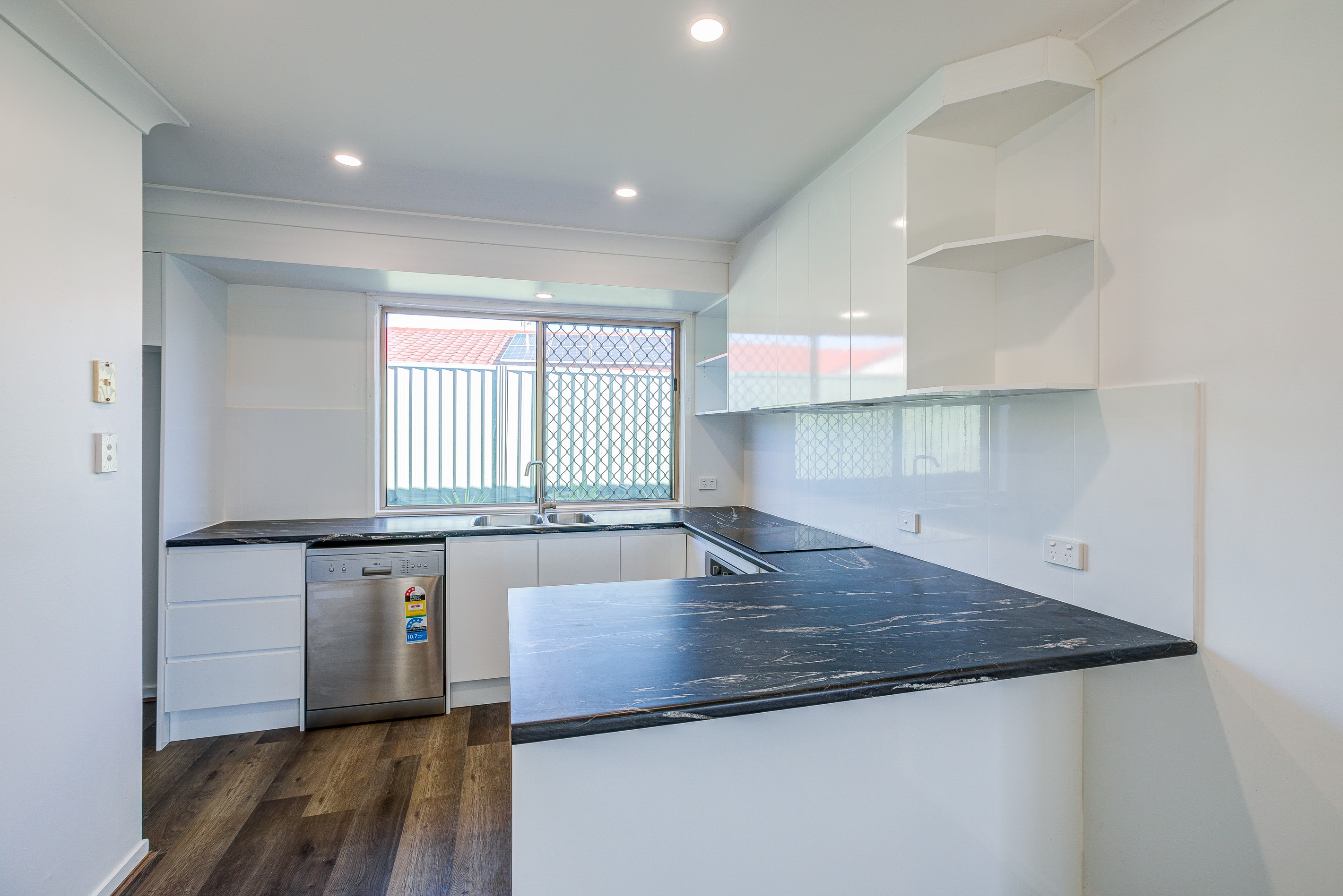 1/9 Nina Parade, Arundel, QLD 4214