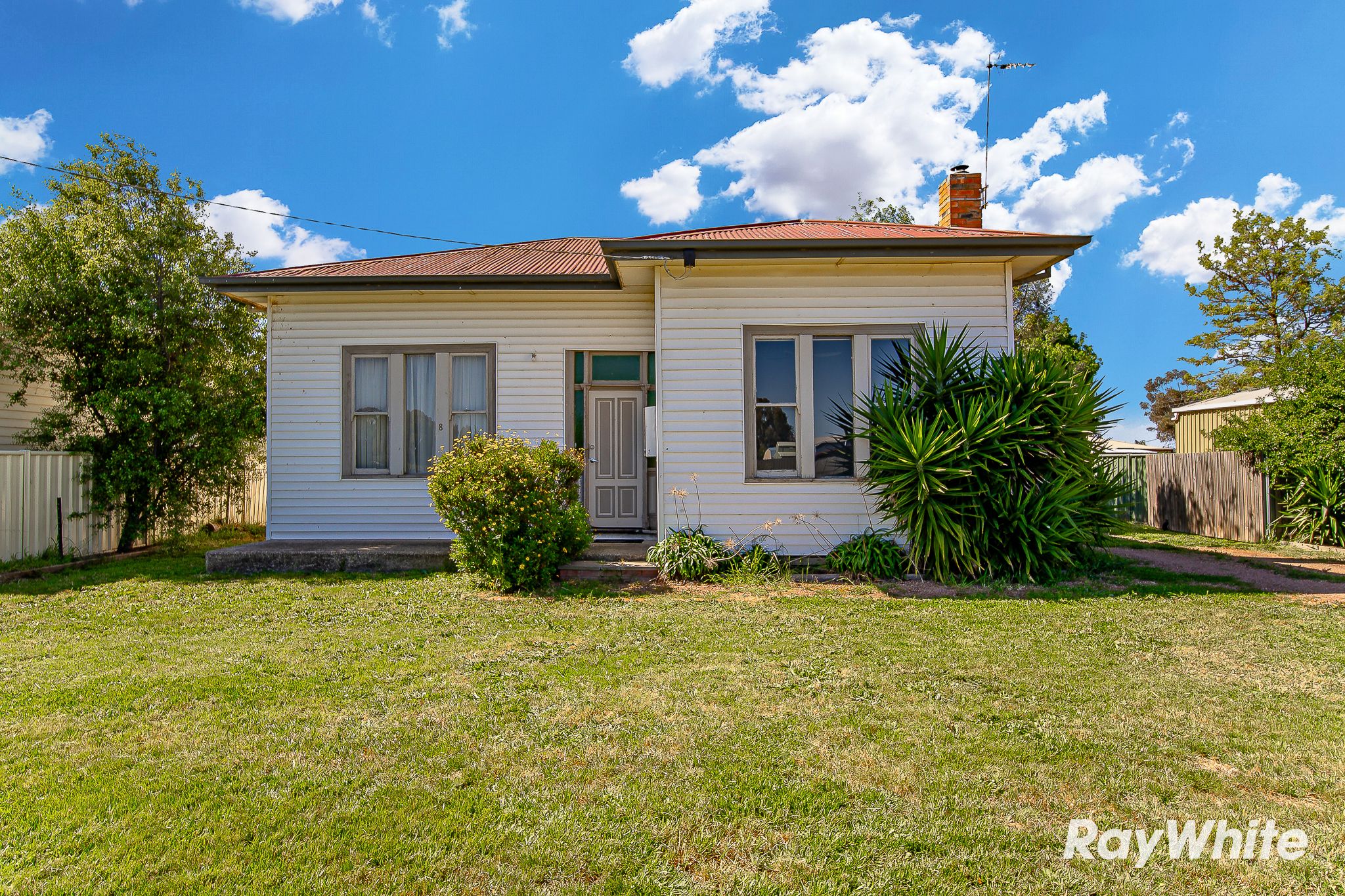 8 Mcpherson Street, Epsom VIC 3551