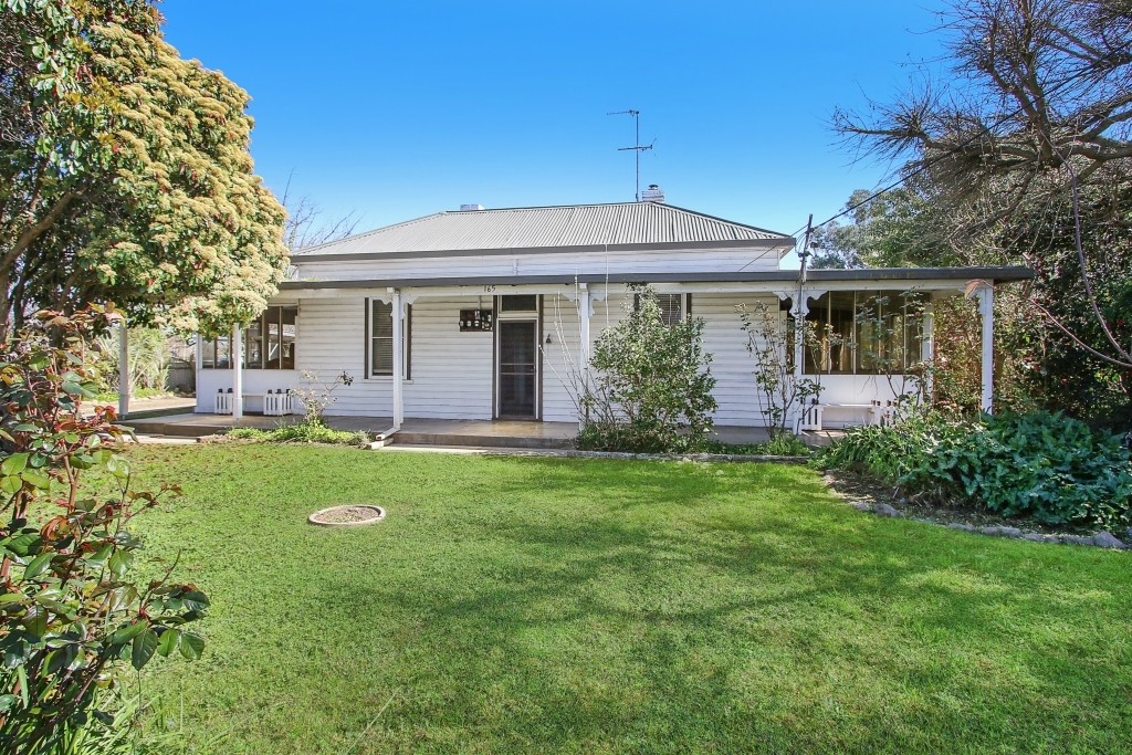 165 Albury Street, Holbrook, NSW 2644