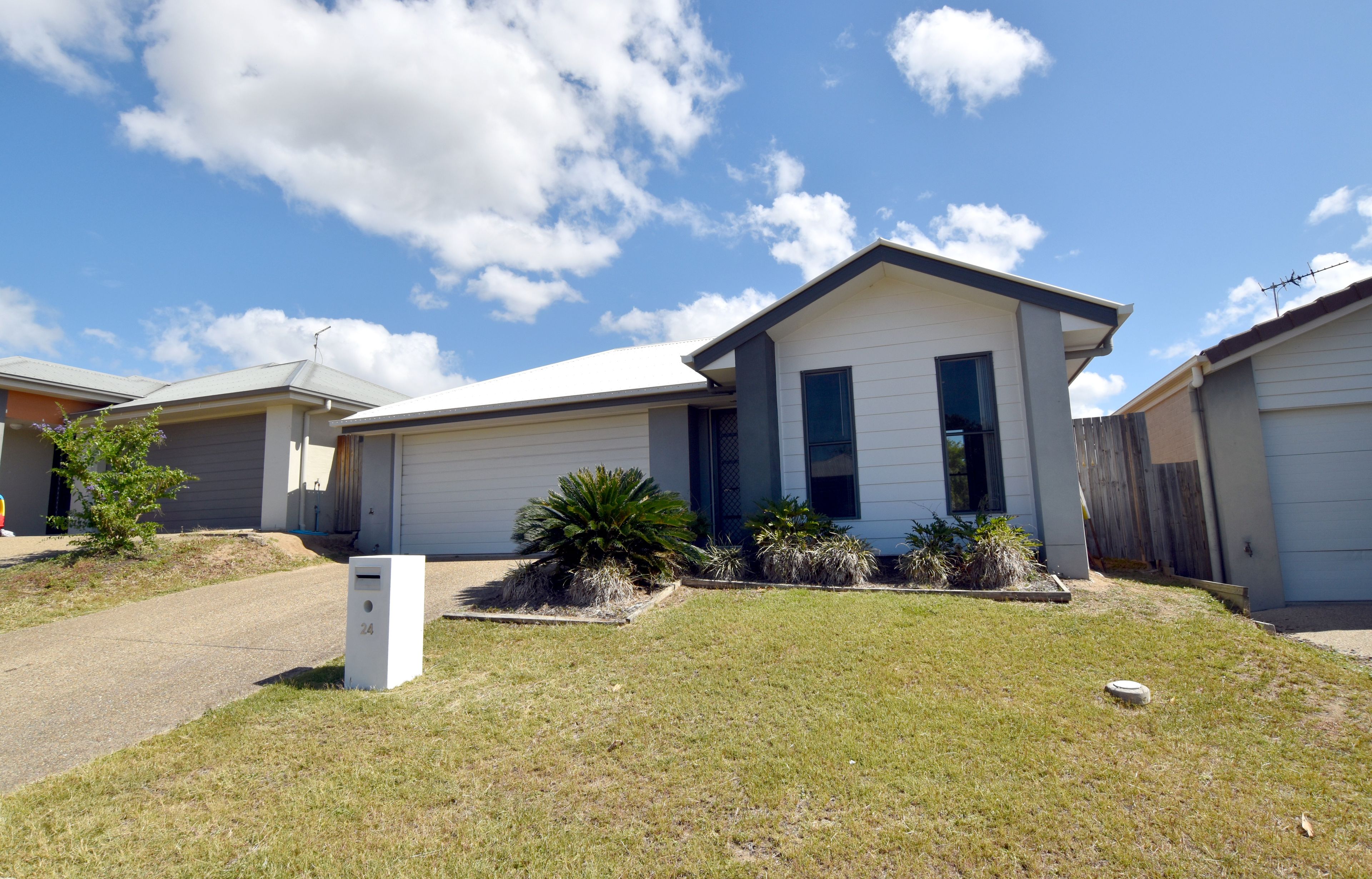 24 Oystercatcher Road, Kirkwood, QLD 4680