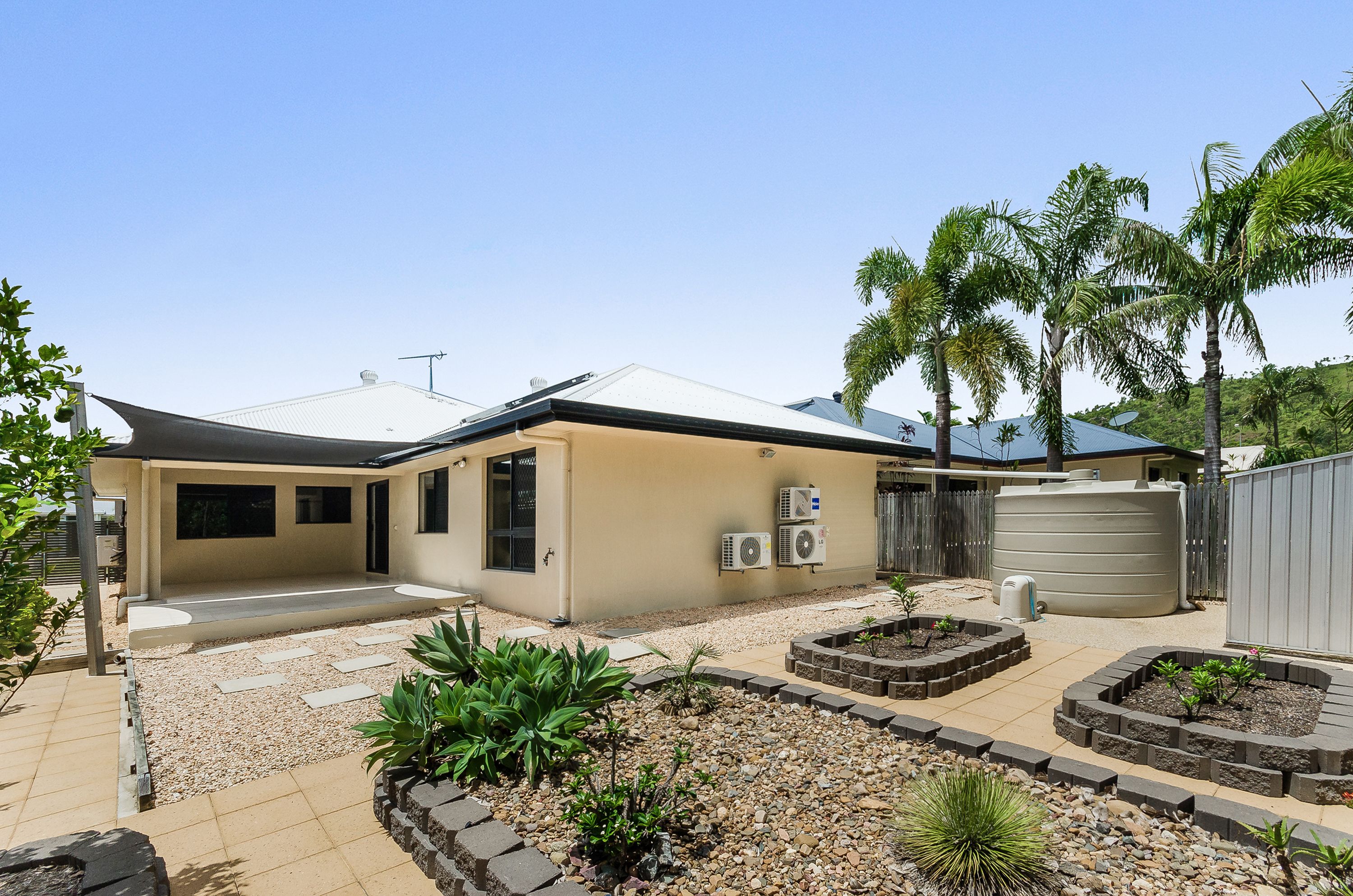 20 Redbank Court, Mount Louisa QLD 4814