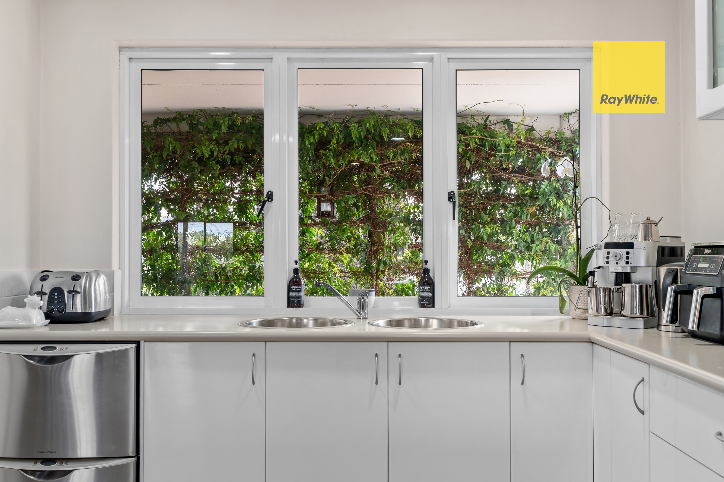 40 Yarri Brow, Kangaroo Gully, WA 6255