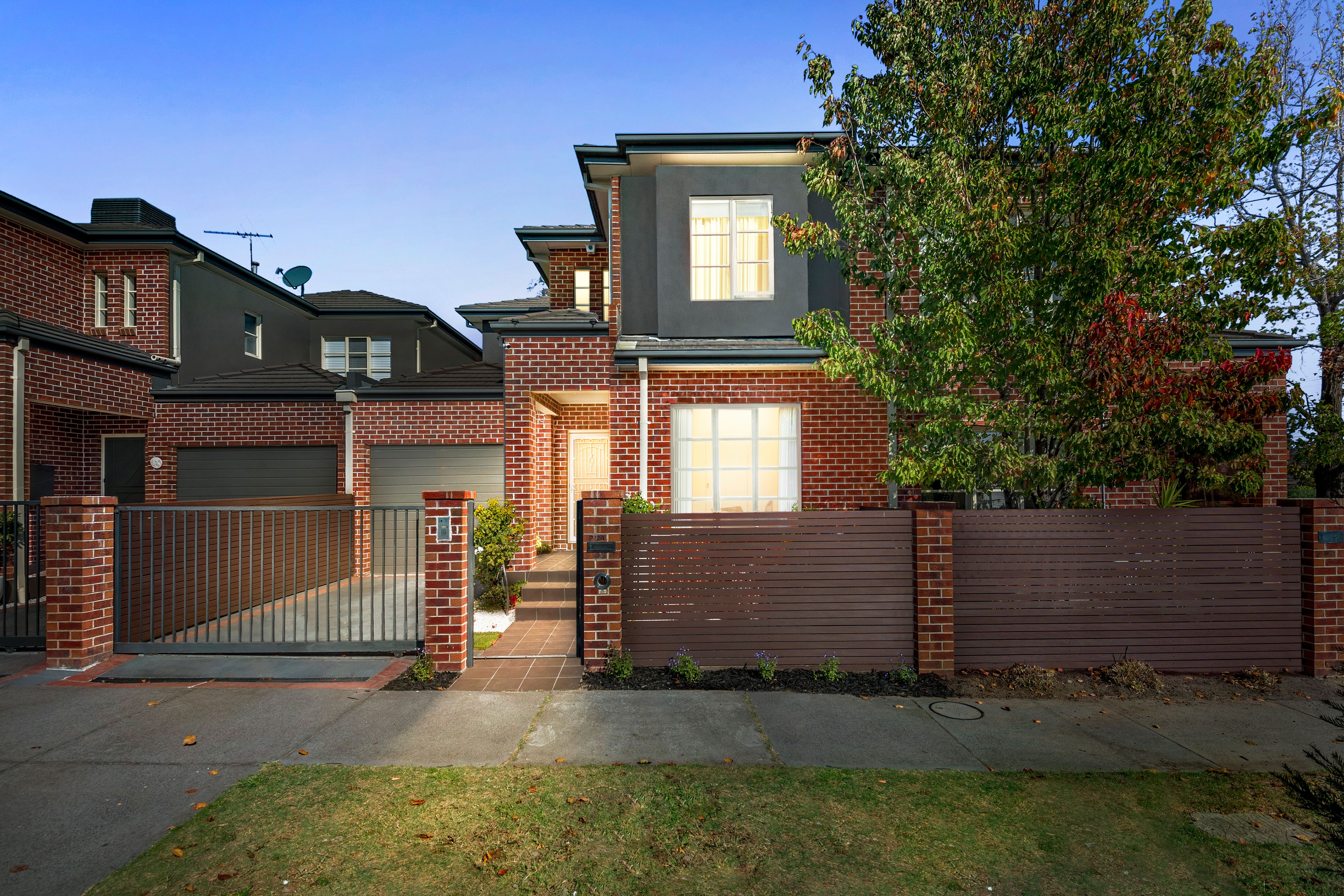 24 Poath Road, Hughesdale VIC 3166