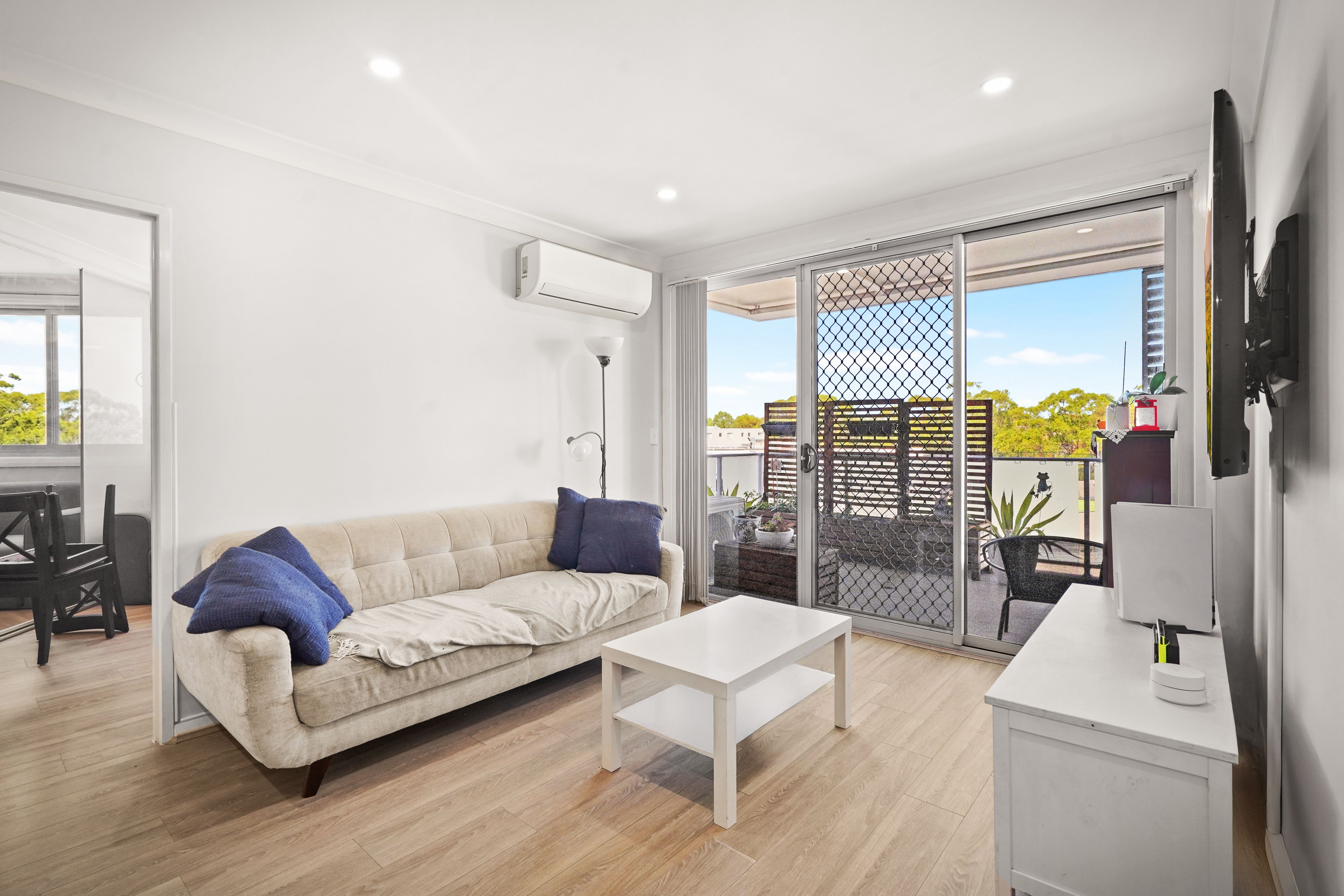 19 Aurelia Street, Toongabbie NSW 2146
