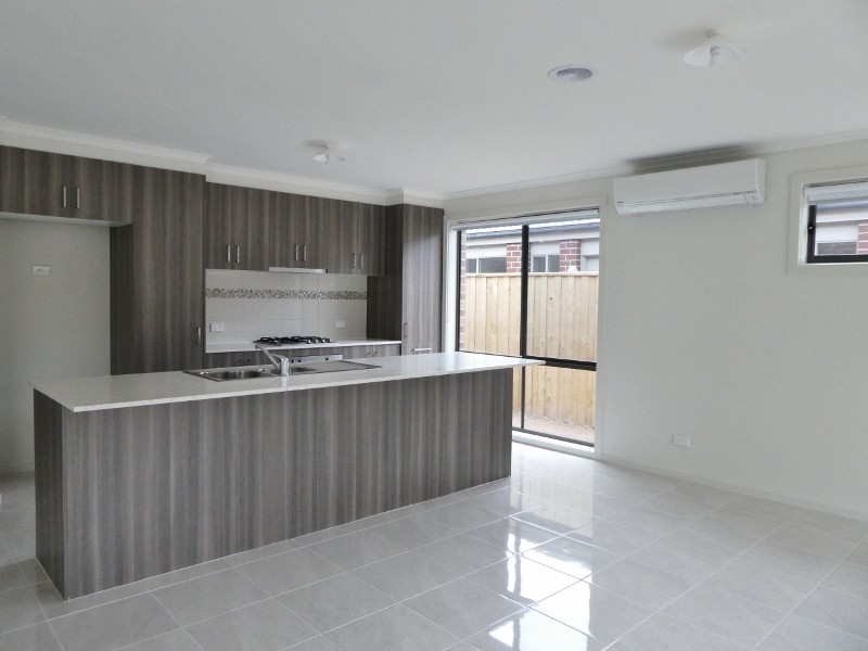 25 Copper Beech Road, BEACONSFIELD, VIC 3807