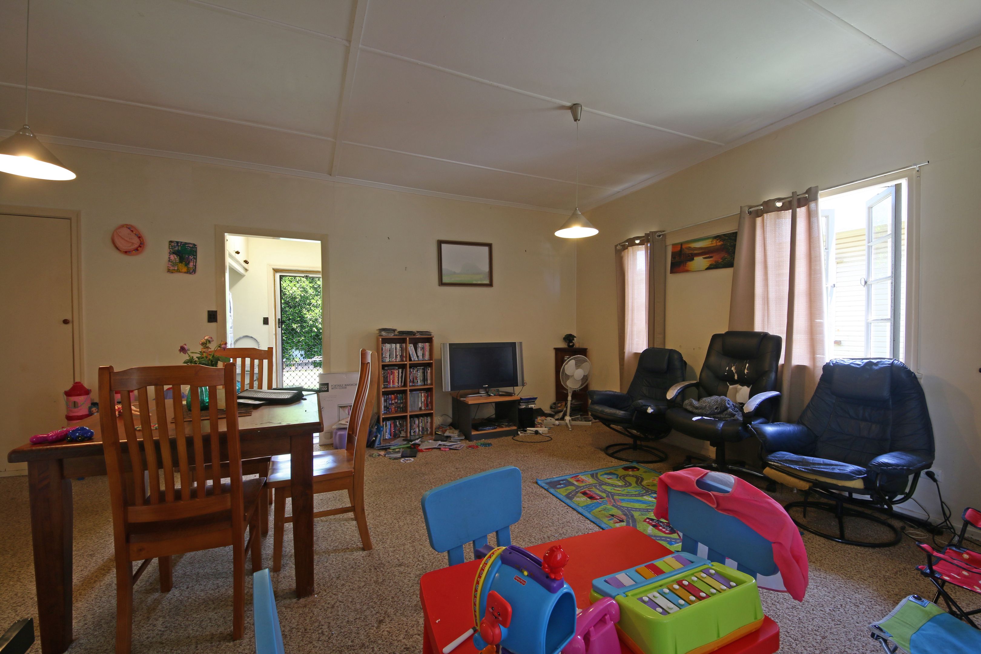 33 Seaville Avenue, Scarborough, QLD 4020