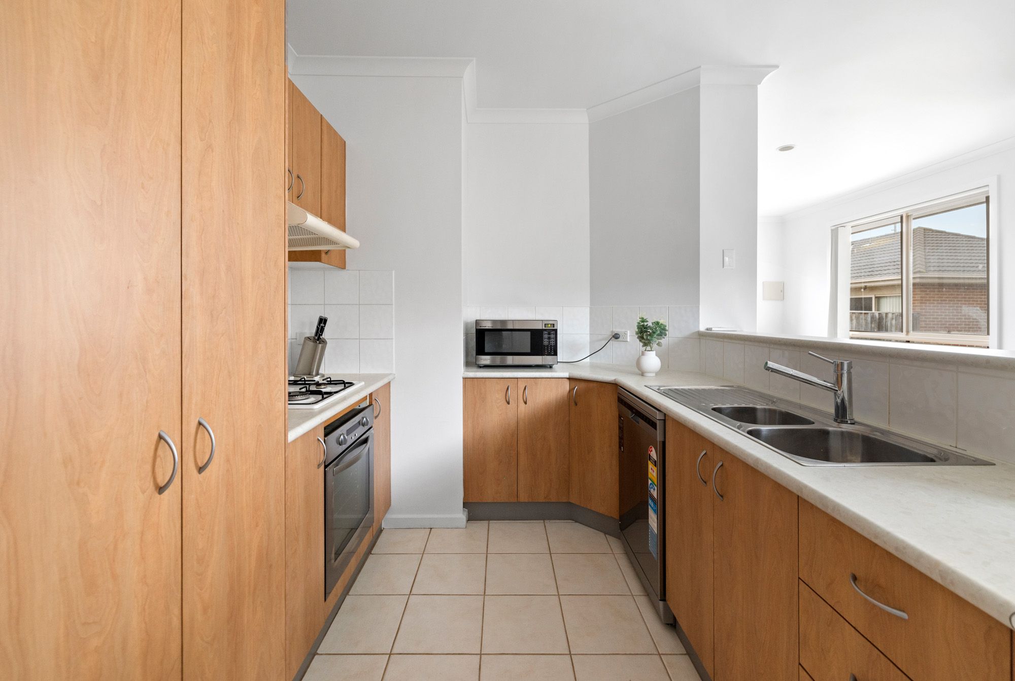 2/270 Shaws Road, Werribee, VIC 3030