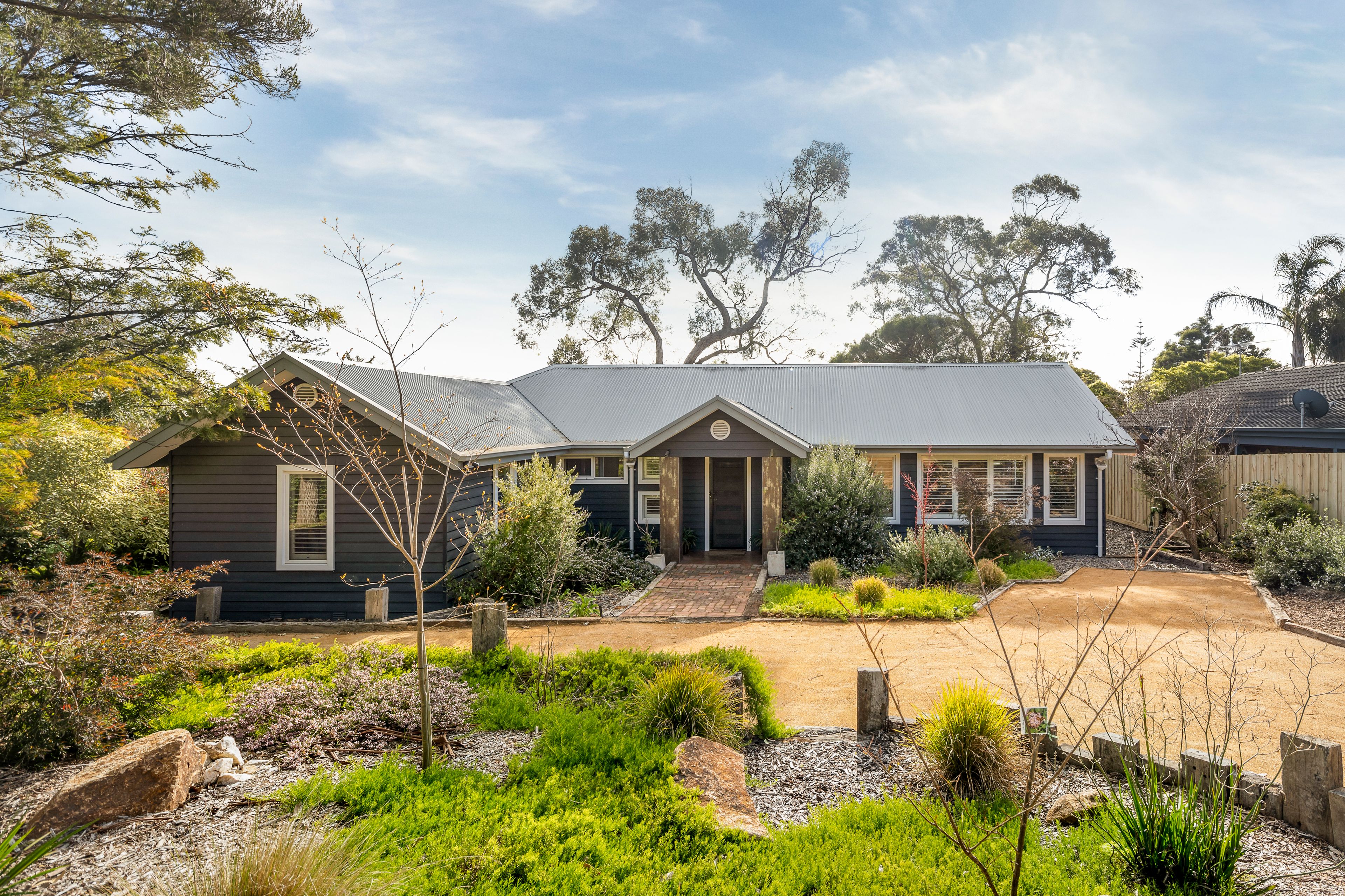 7 Minimbah Court — photo from Ray White Frankston