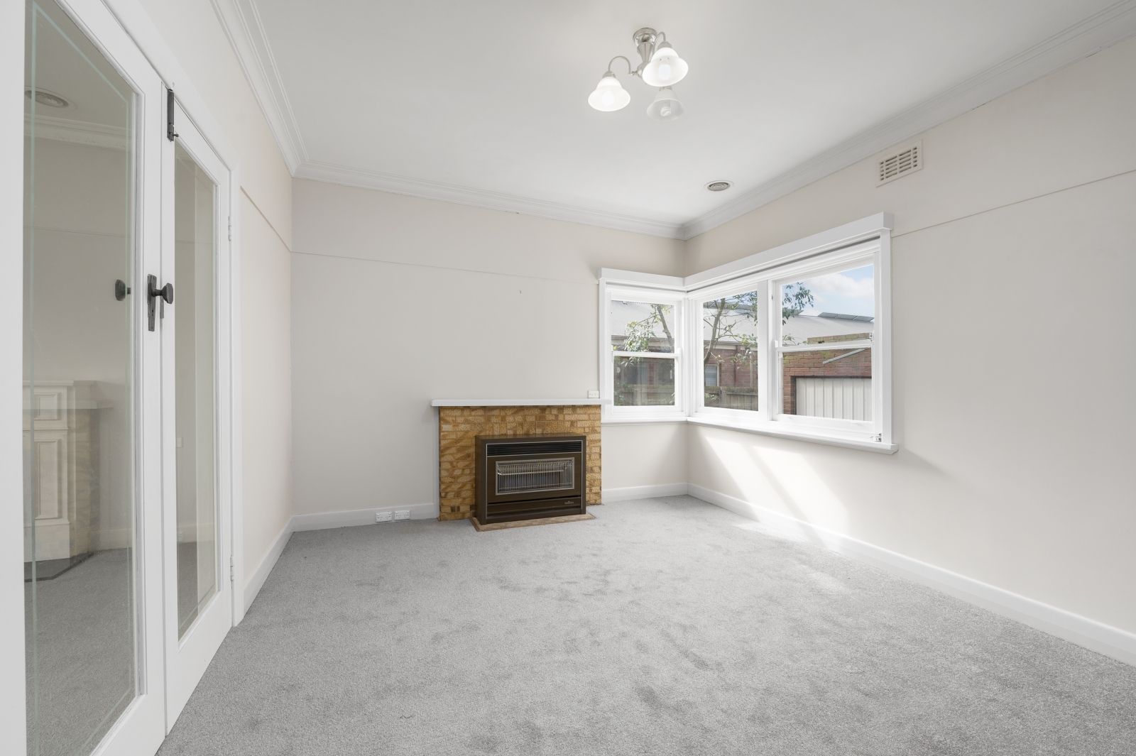 2 Hotham Street — photo 4 of 9
