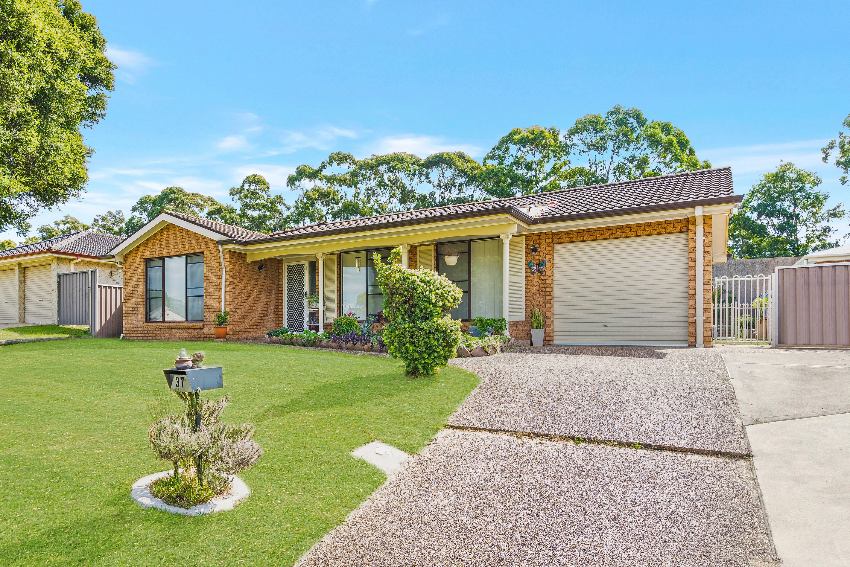 37 Glen Elgin Crescent, Edensor Park, NSW 2176