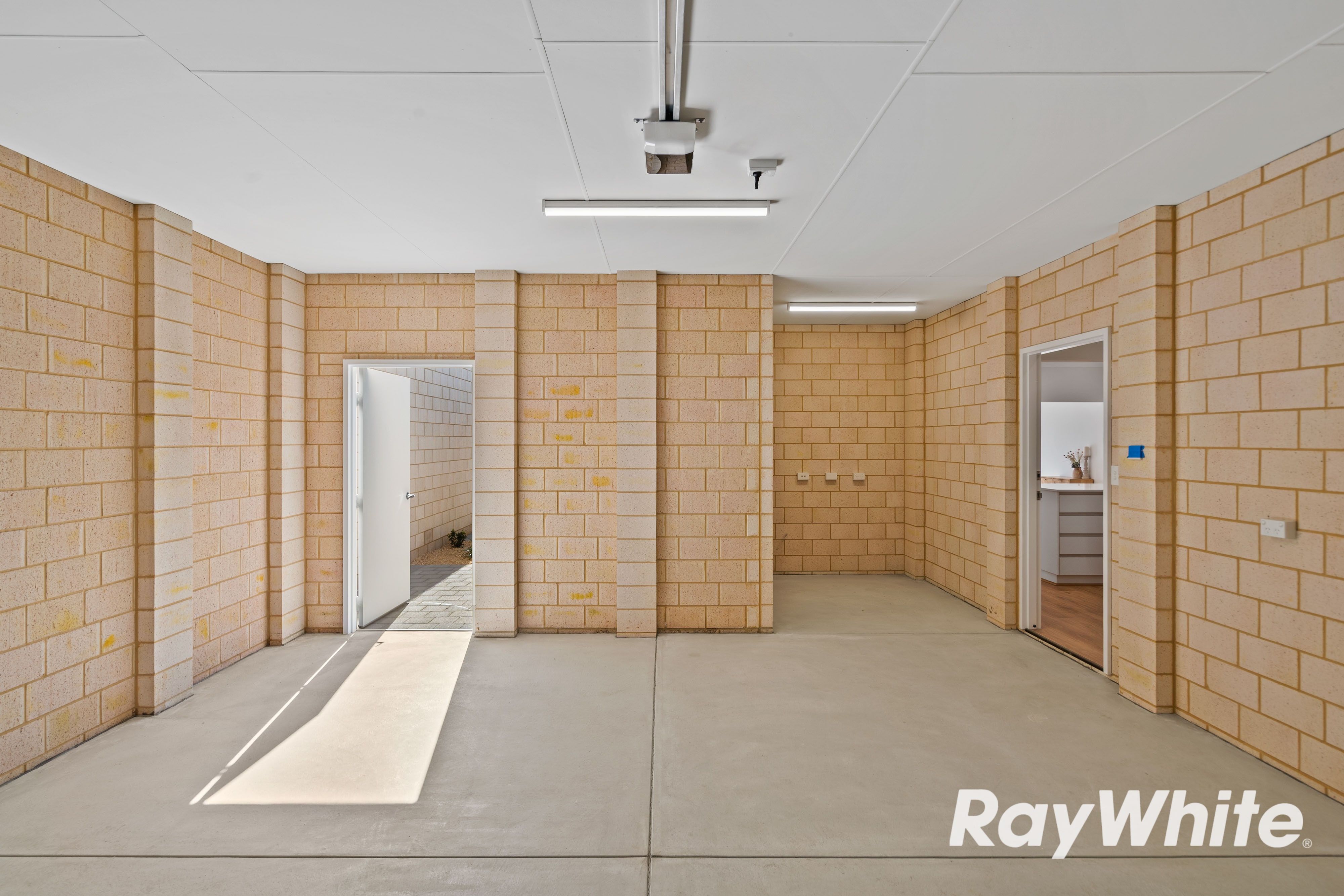 23/101 Oakleigh Drive — photo 17 of 19