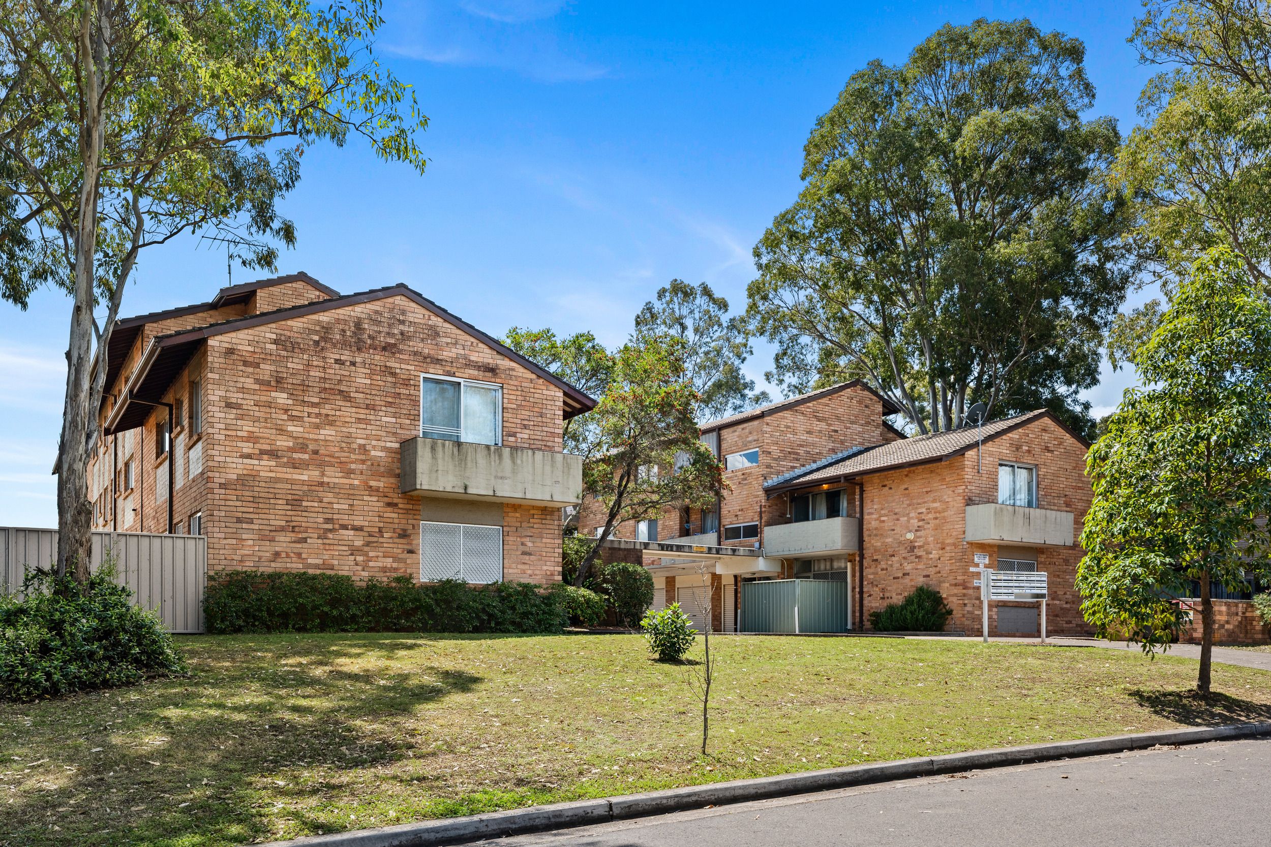 1/5-7 Thurston Street — photo 13 of 18