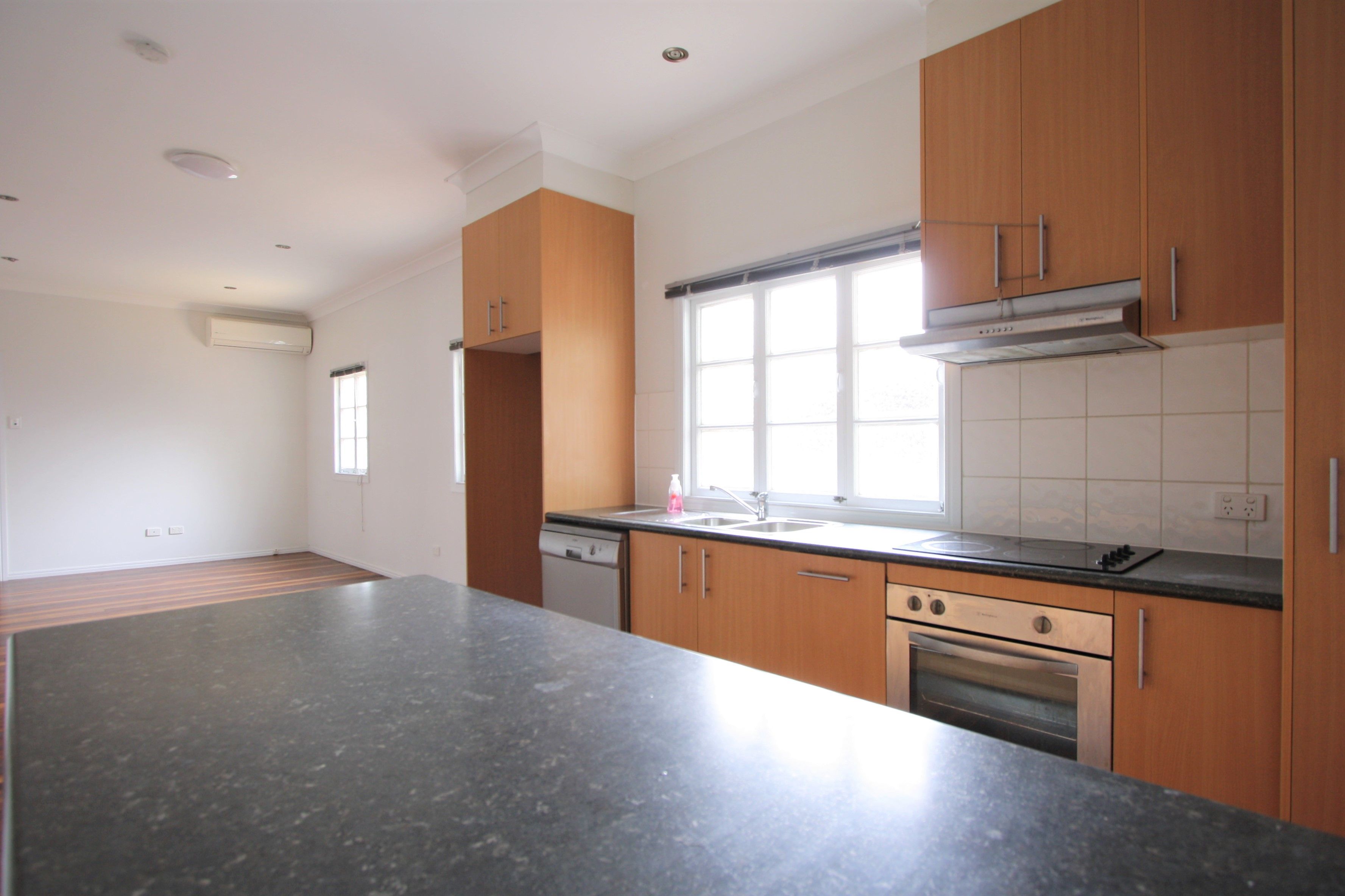 80 Broadwater Road, Mount Gravatt East, QLD 4122