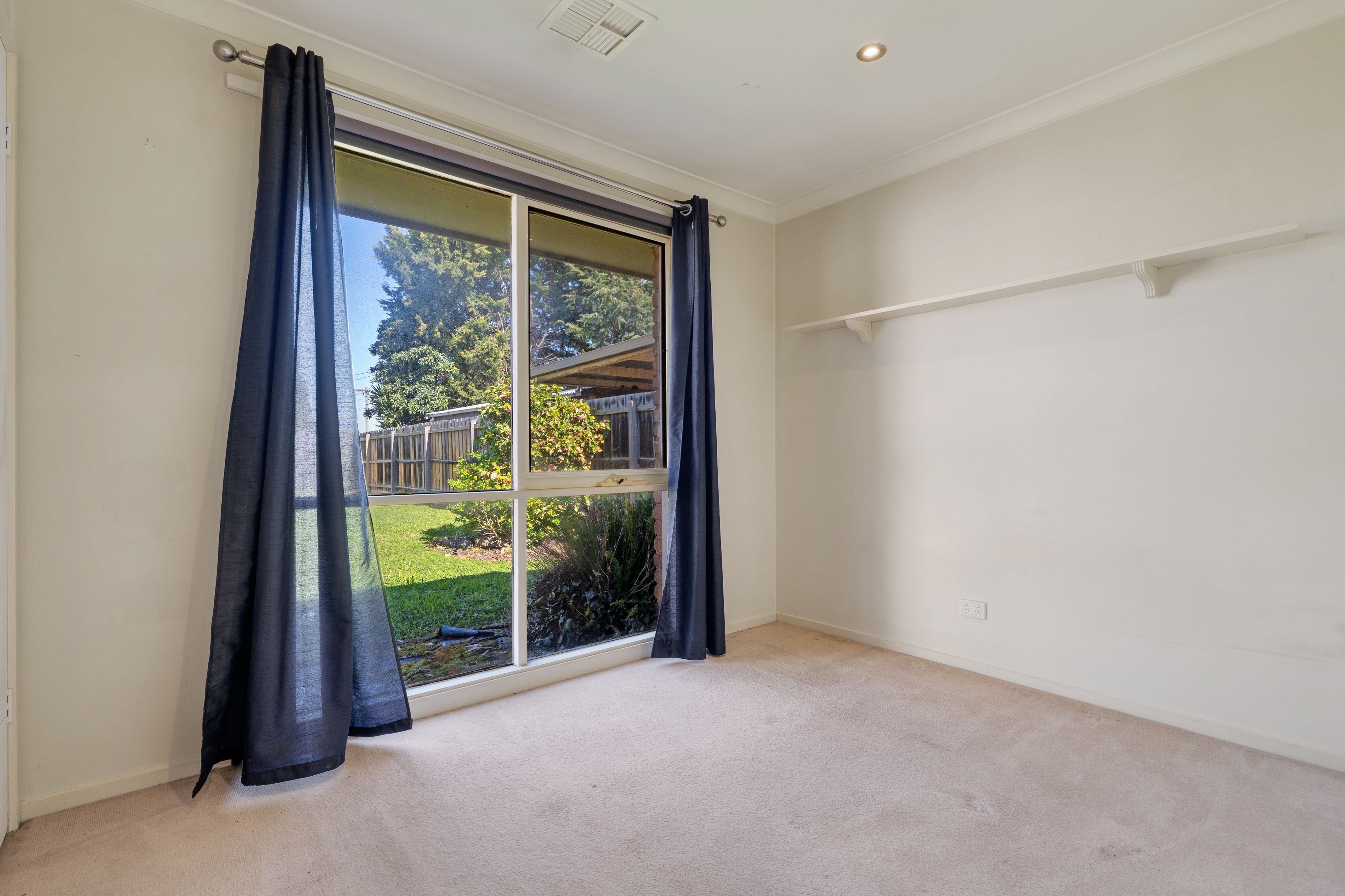19 Beacon Hills Crescent — photo 9 of 21